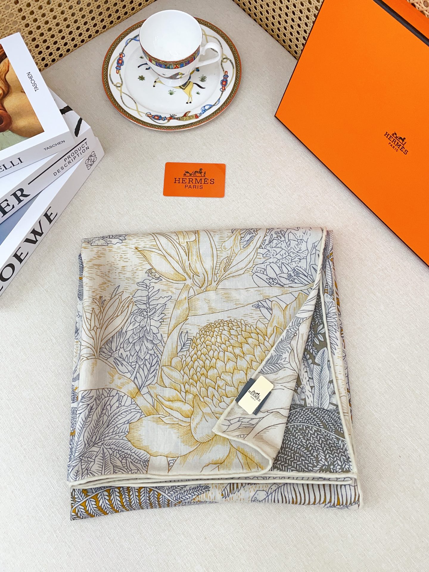 ✨✨【双面异色 丝毛款】H家羊绒新款 买了都说好看‼️推荐💕【丛林福宝 140】羊绒方巾‼️H家ZG爆款