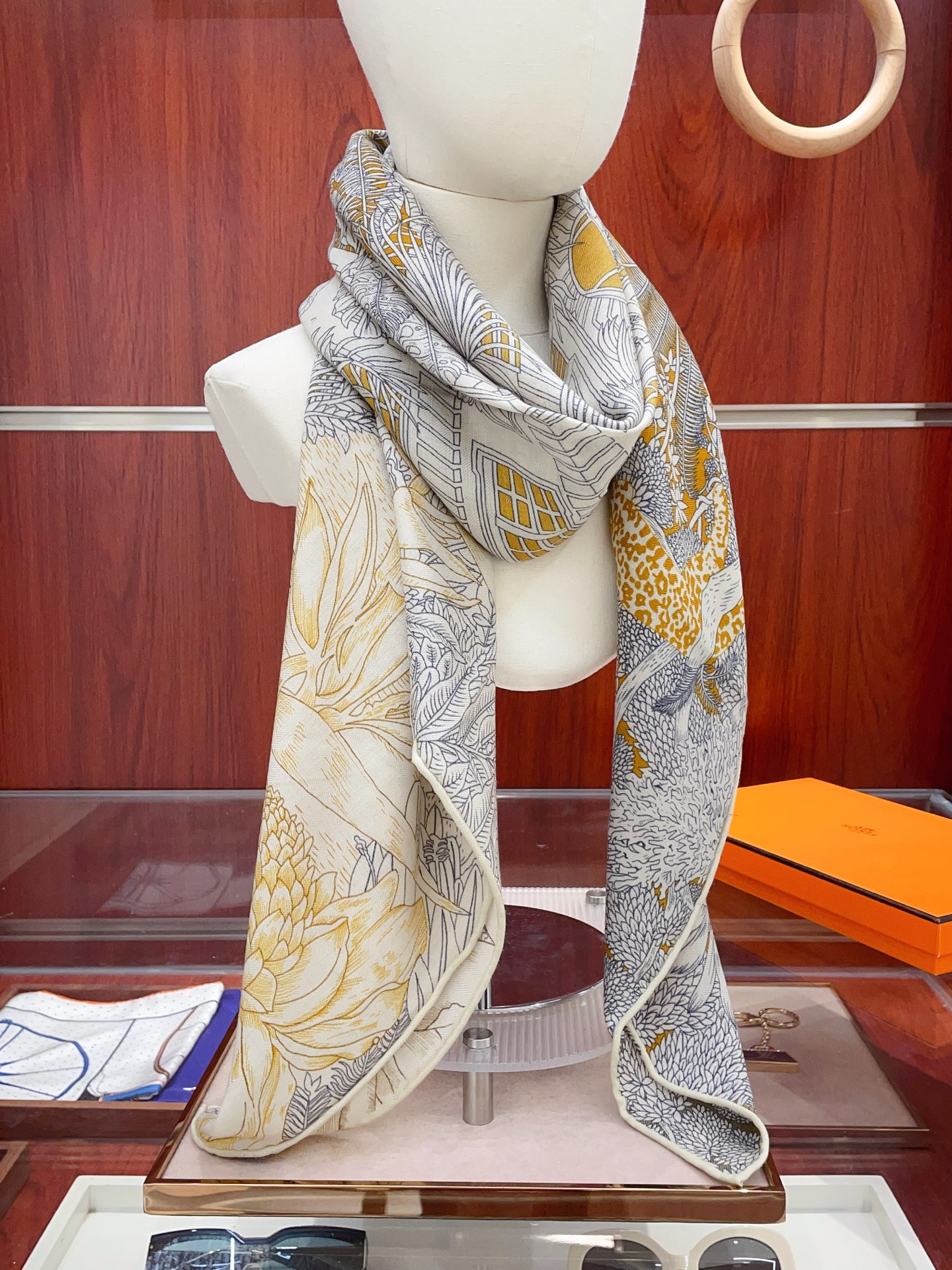 ✨✨【双面异色 丝毛款】H家羊绒新款 买了都说好看‼️推荐💕【丛林福宝 140】羊绒方巾‼️H家ZG爆款