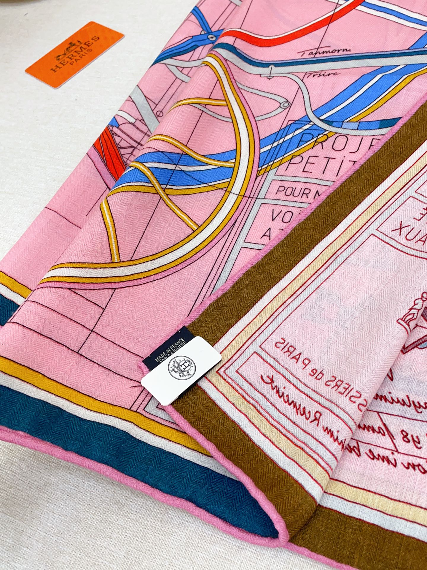 ✨✨【双面异色 丝毛款】H家羊绒新款 买了都说好看‼️推荐💕【小型马车 140】羊绒方巾‼️H家ZG爆款