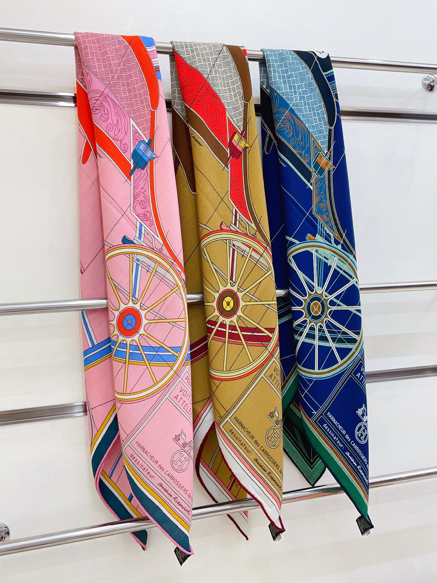 ✨✨【双面异色 丝毛款】H家羊绒新款 买了都说好看‼️推荐💕【小型马车 140】羊绒方巾‼️H家ZG爆款