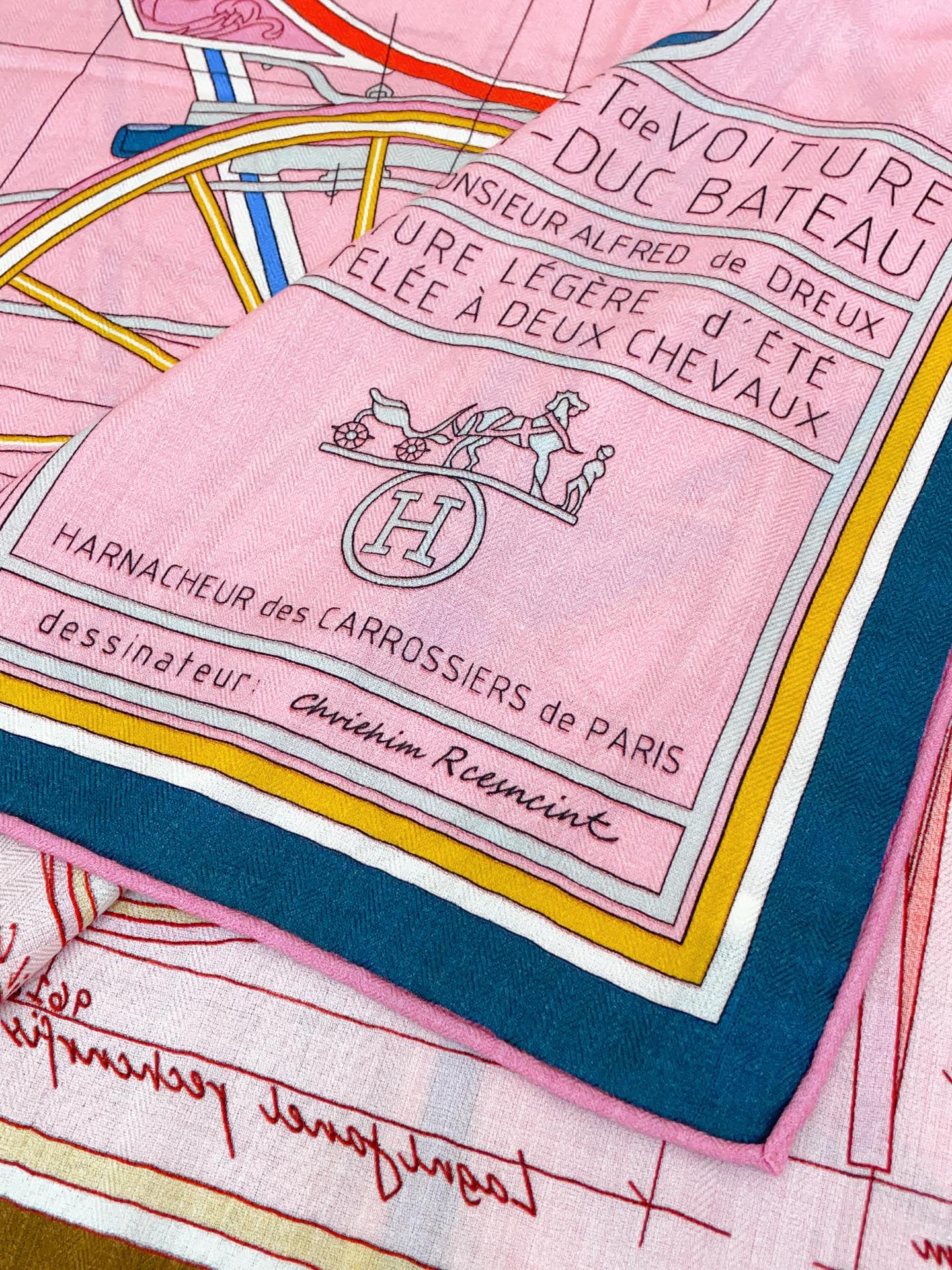 ✨✨【双面异色 丝毛款】H家羊绒新款 买了都说好看‼️推荐💕【小型马车 140】羊绒方巾‼️H家ZG爆款