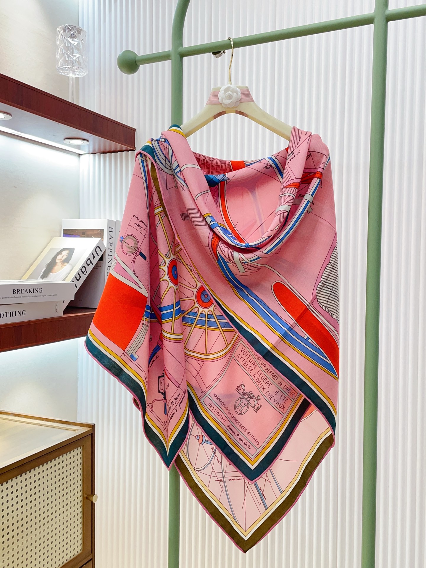 ✨✨【双面异色 丝毛款】H家羊绒新款 买了都说好看‼️推荐💕【小型马车 140】羊绒方巾‼️H家ZG爆款