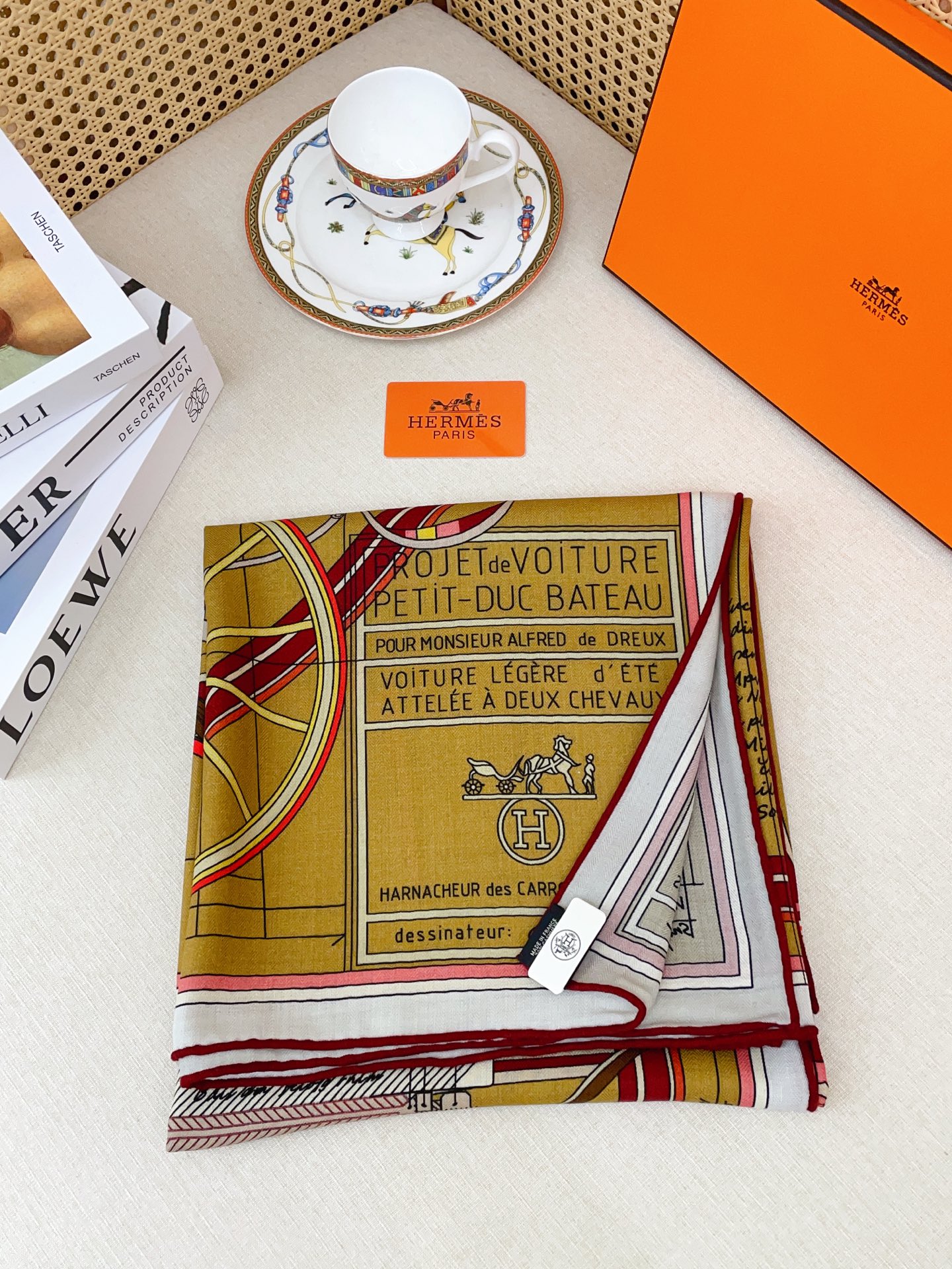 ✨✨【双面异色 丝毛款】H家羊绒新款 买了都说好看‼️推荐💕【小型马车 140】羊绒方巾‼️H家ZG爆款