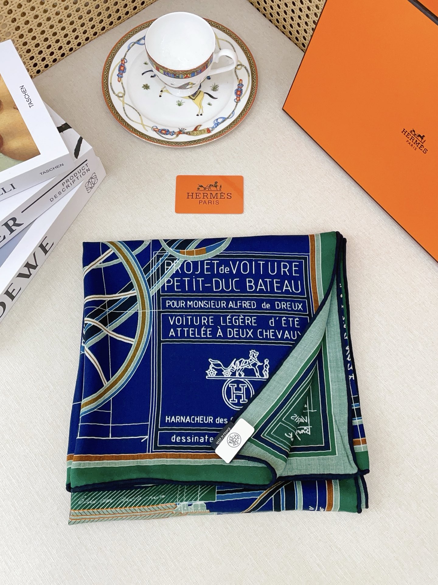 ✨✨【双面异色 丝毛款】H家羊绒新款 买了都说好看‼️推荐💕【小型马车 140】羊绒方巾‼️H家ZG爆款