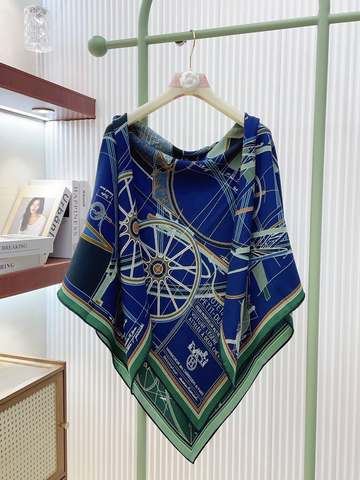 ✨✨【双面异色 丝毛款】H家羊绒新款 买了都说好看‼️推荐💕【小型马车 140】羊绒方巾‼️H家ZG爆款