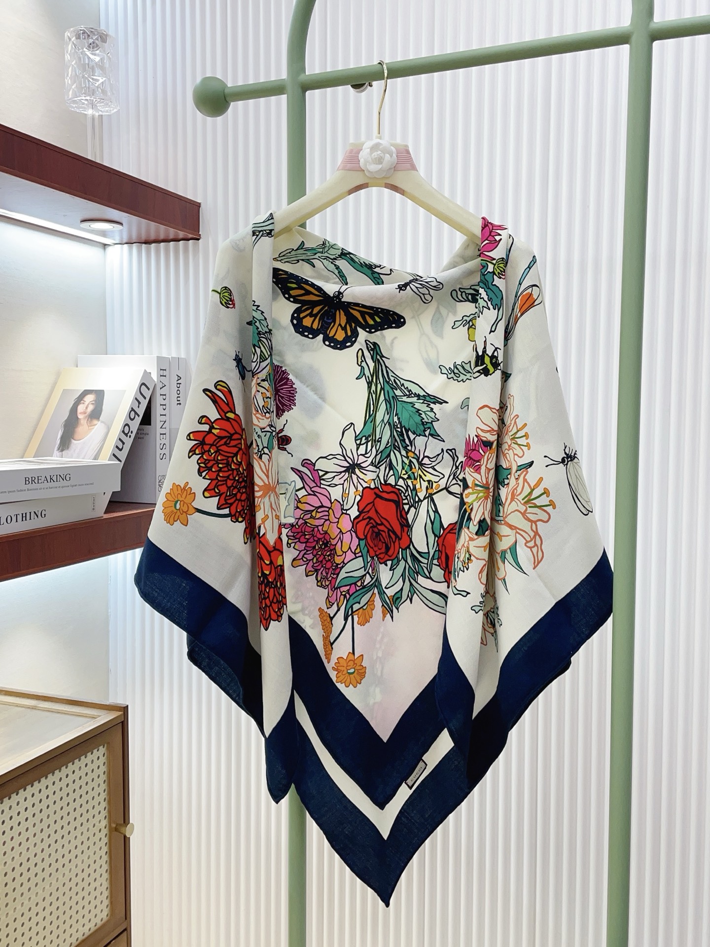 ✨✨【双面同色 丝毛款】大G【丛林花朵🌺140】羊绒方巾‼️抢‼️VIP推荐 ‼️👍下手一定要快【高端 