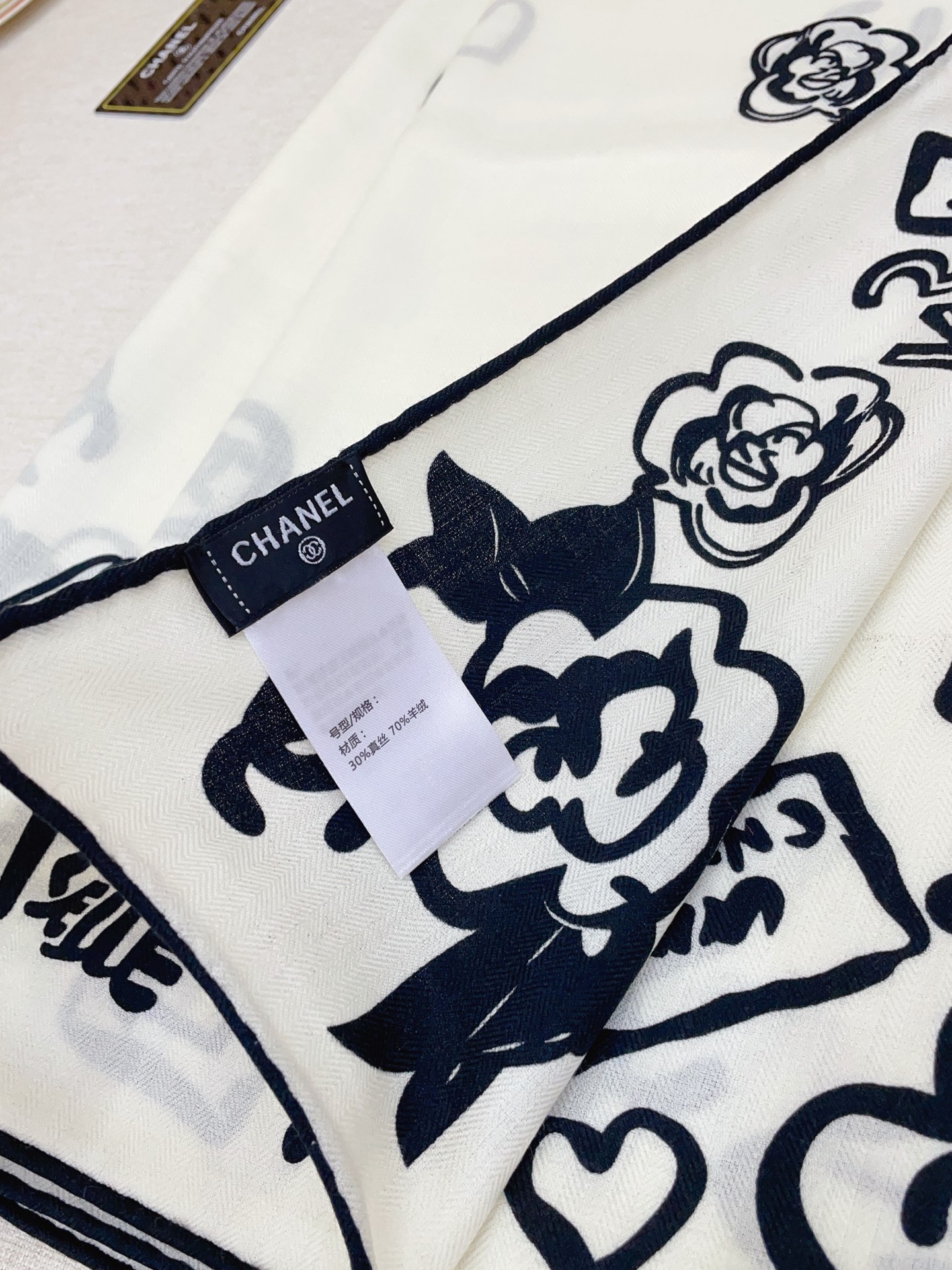 ✨✨【双面同色 丝毛款】小香 羊绒方巾‼️抢‼️VIP推荐 ‼️👍下手一定要快【高端 大爱 ‼️纯羊绒 