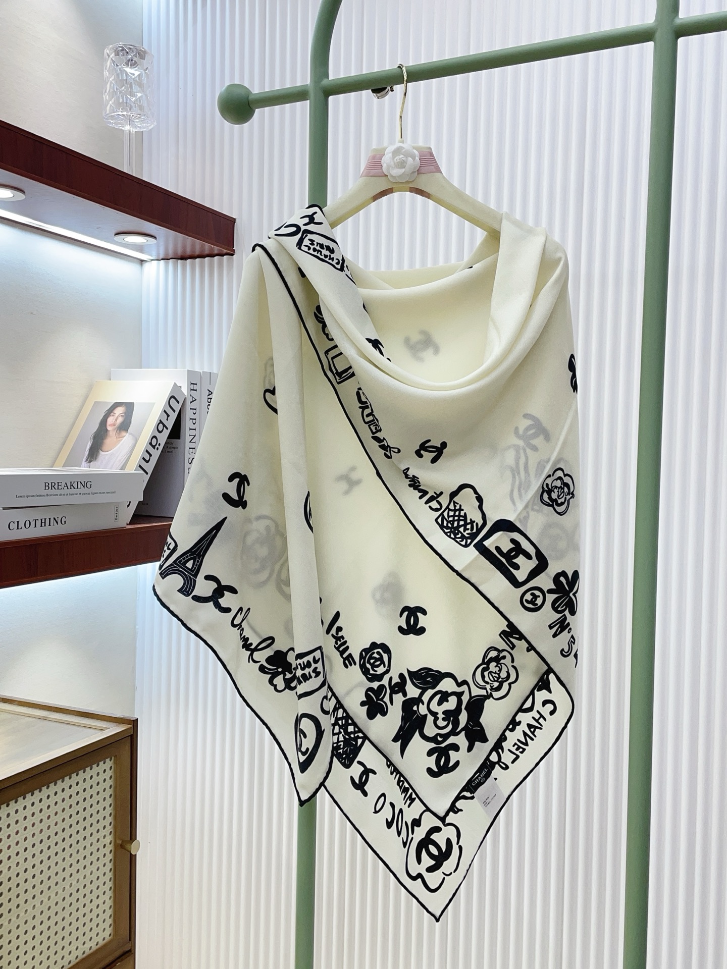 ✨✨【双面同色 丝毛款】小香 羊绒方巾‼️抢‼️VIP推荐 ‼️👍下手一定要快【高端 大爱 ‼️纯羊绒 