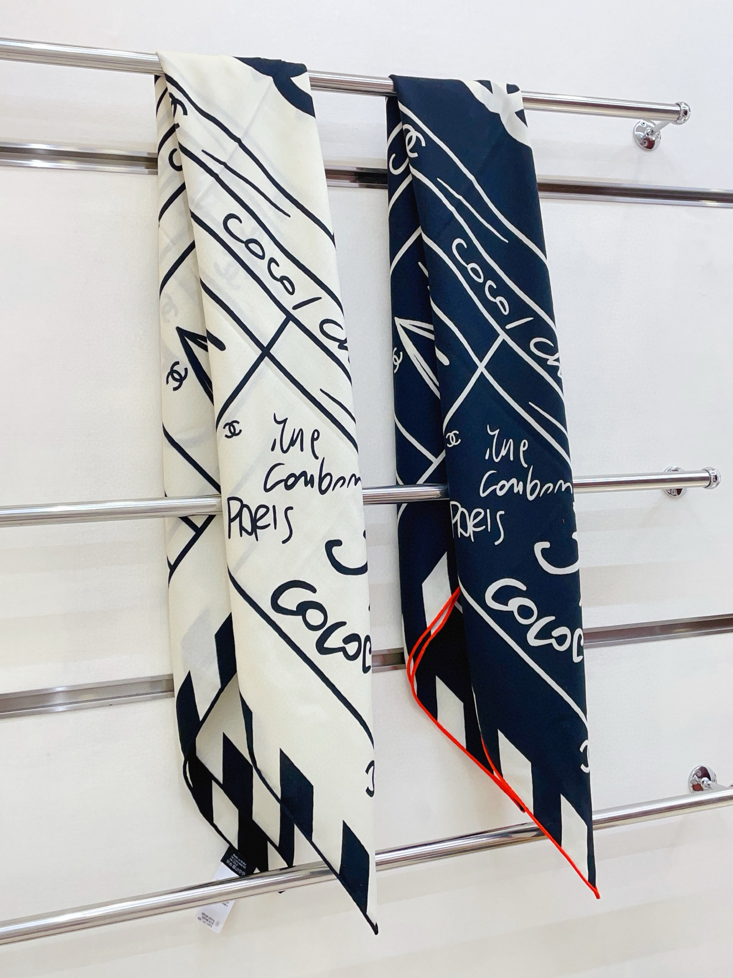 ✨✨【双面同色 丝毛款】小香 羊绒方巾‼️抢‼️VIP推荐 ‼️👍下手一定要快【高端 大爱 ‼️纯羊绒 