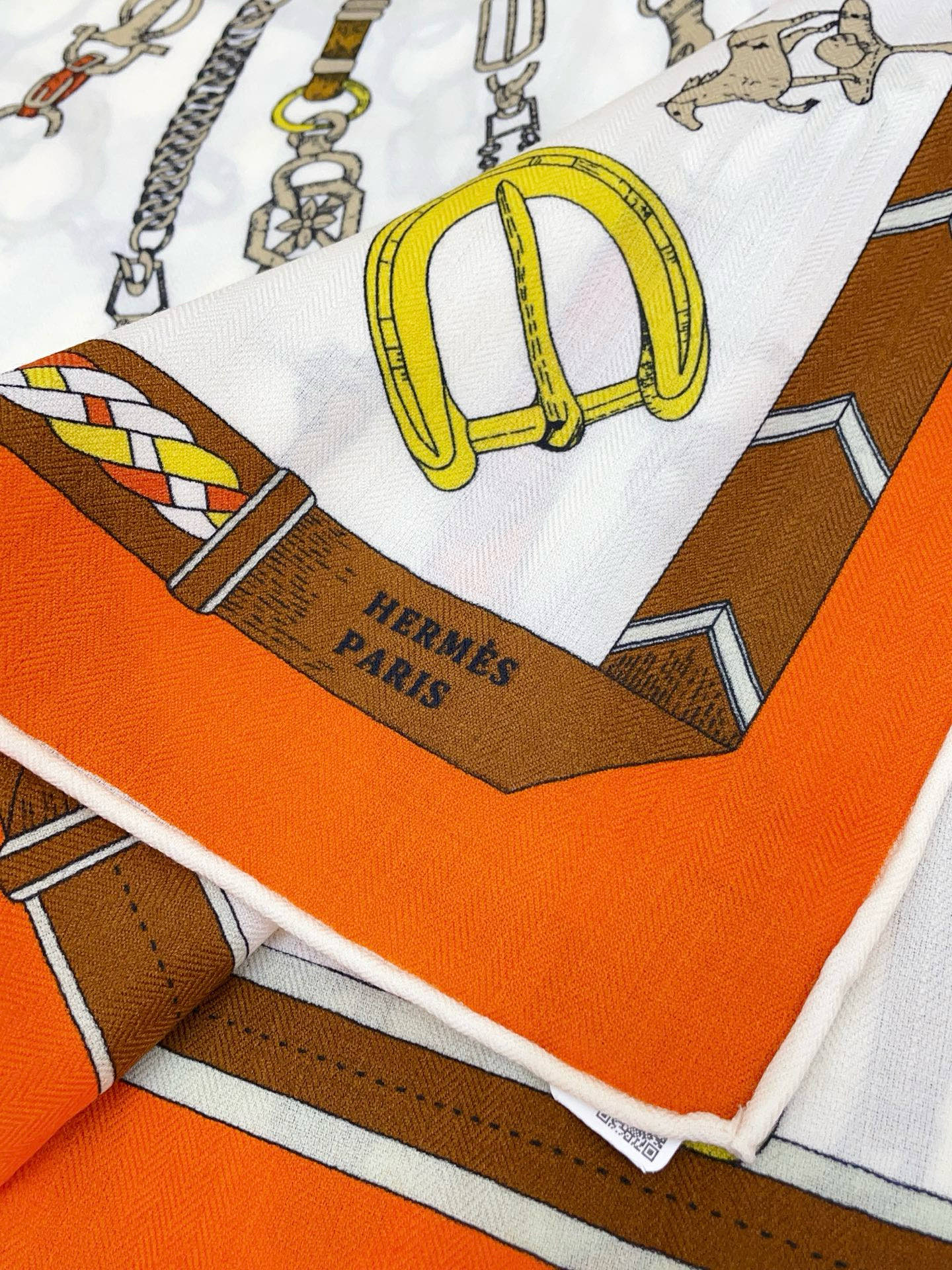 ✨✨【双面同色 丝毛款】H家羊绒新款 买了都说好看‼️推荐💕【跃动的马儿 140】羊绒方巾‼️H家ZG爆