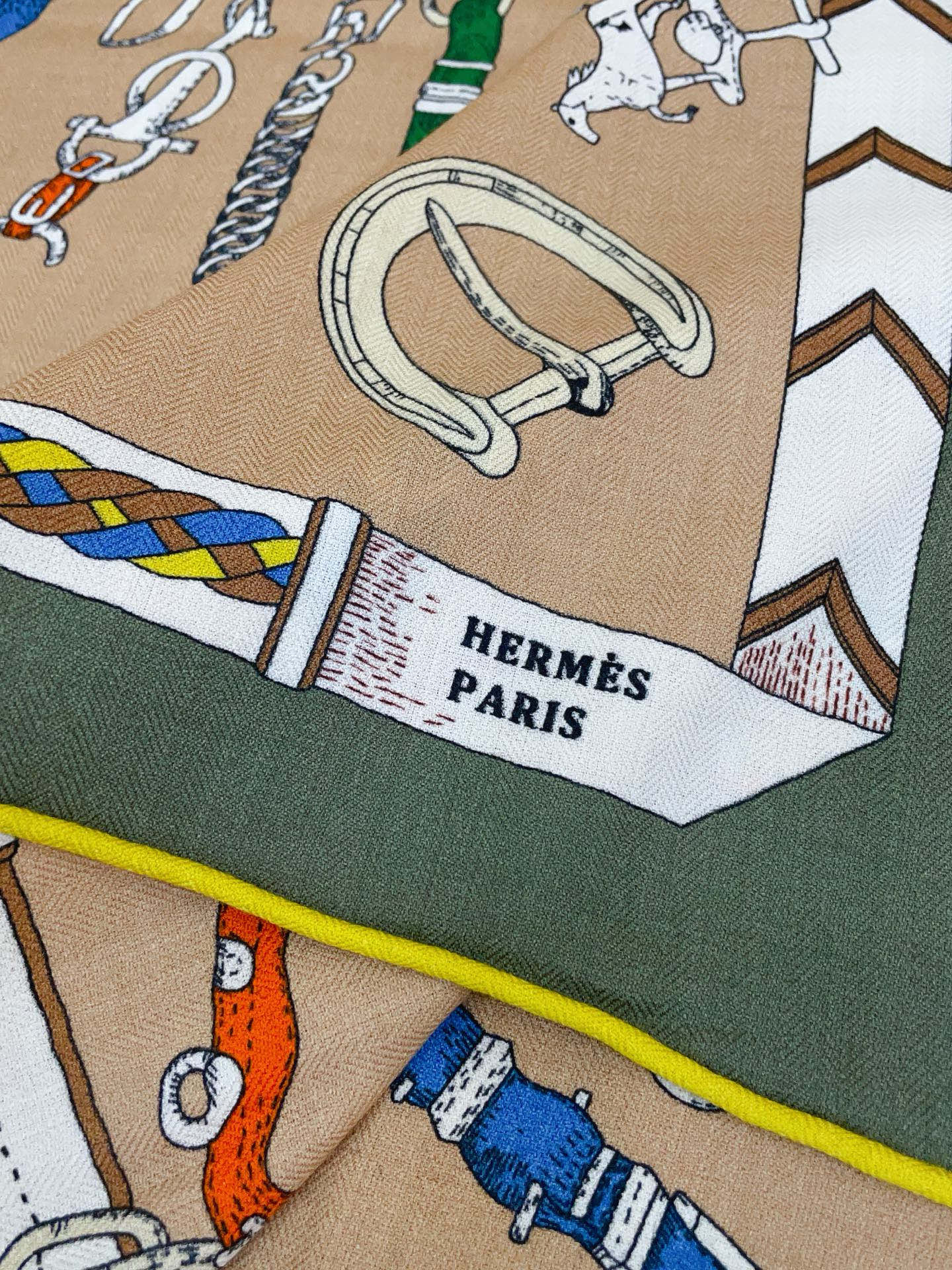 ✨✨【双面同色 丝毛款】H家羊绒新款 买了都说好看‼️推荐💕【跃动的马儿 140】羊绒方巾‼️H家ZG爆