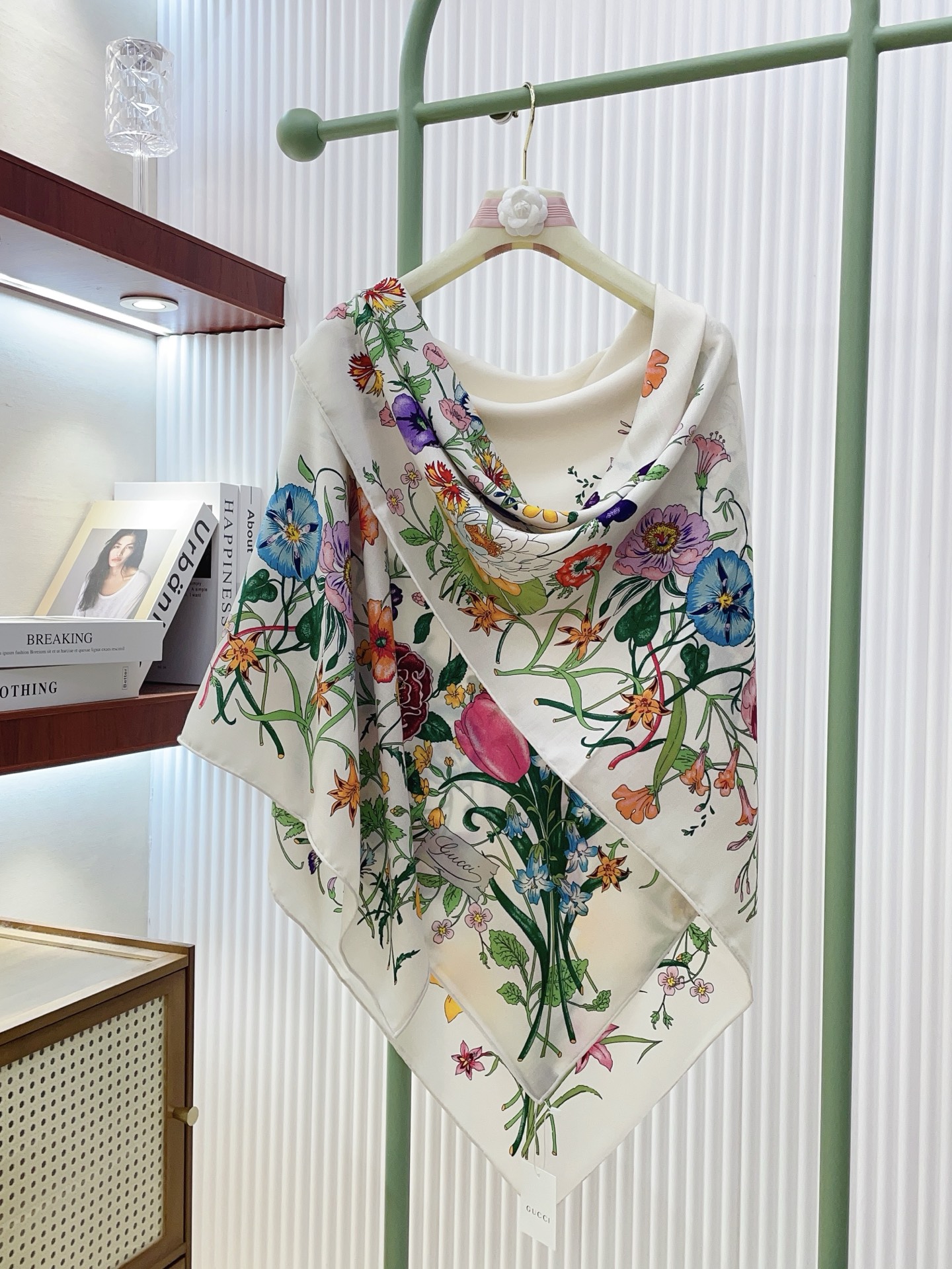 ✨✨【双面同色 丝毛款】大G【花卉140】羊绒方巾‼️抢‼️VIP推荐 ‼️👍下手一定要快【高端 大爱 