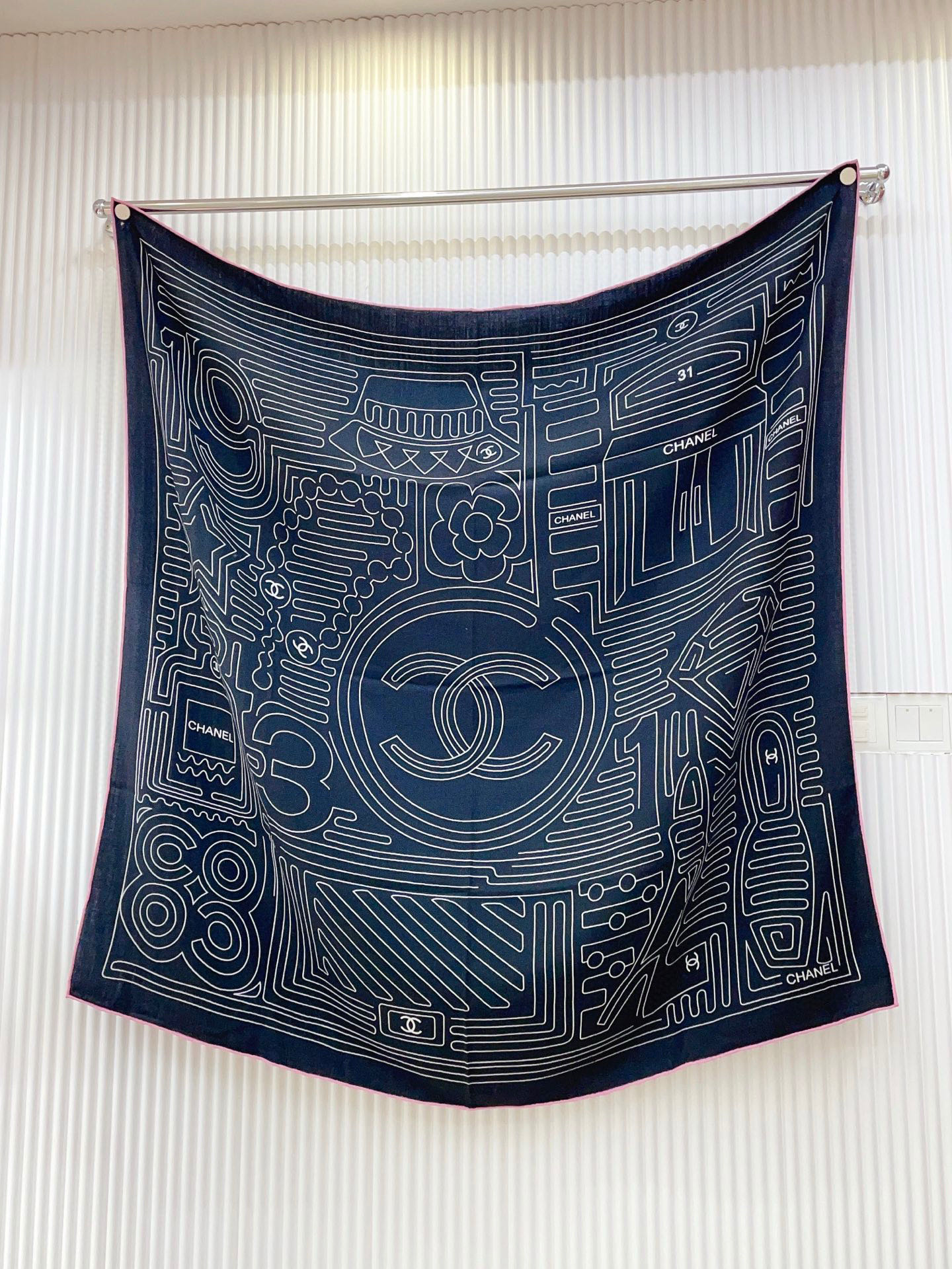 ✨✨✨小香【小香线条条纹140】羊绒方巾‼️抢‼️VIP推荐 ‼️👍下手一定要快【高端 大爱 ‼️纯羊绒