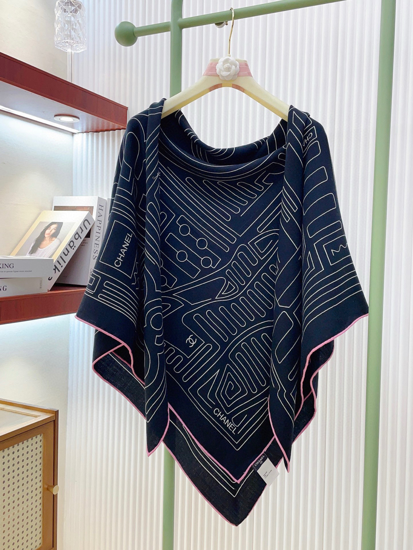 ✨✨✨小香【小香线条条纹140】羊绒方巾‼️抢‼️VIP推荐 ‼️👍下手一定要快【高端 大爱 ‼️纯羊绒