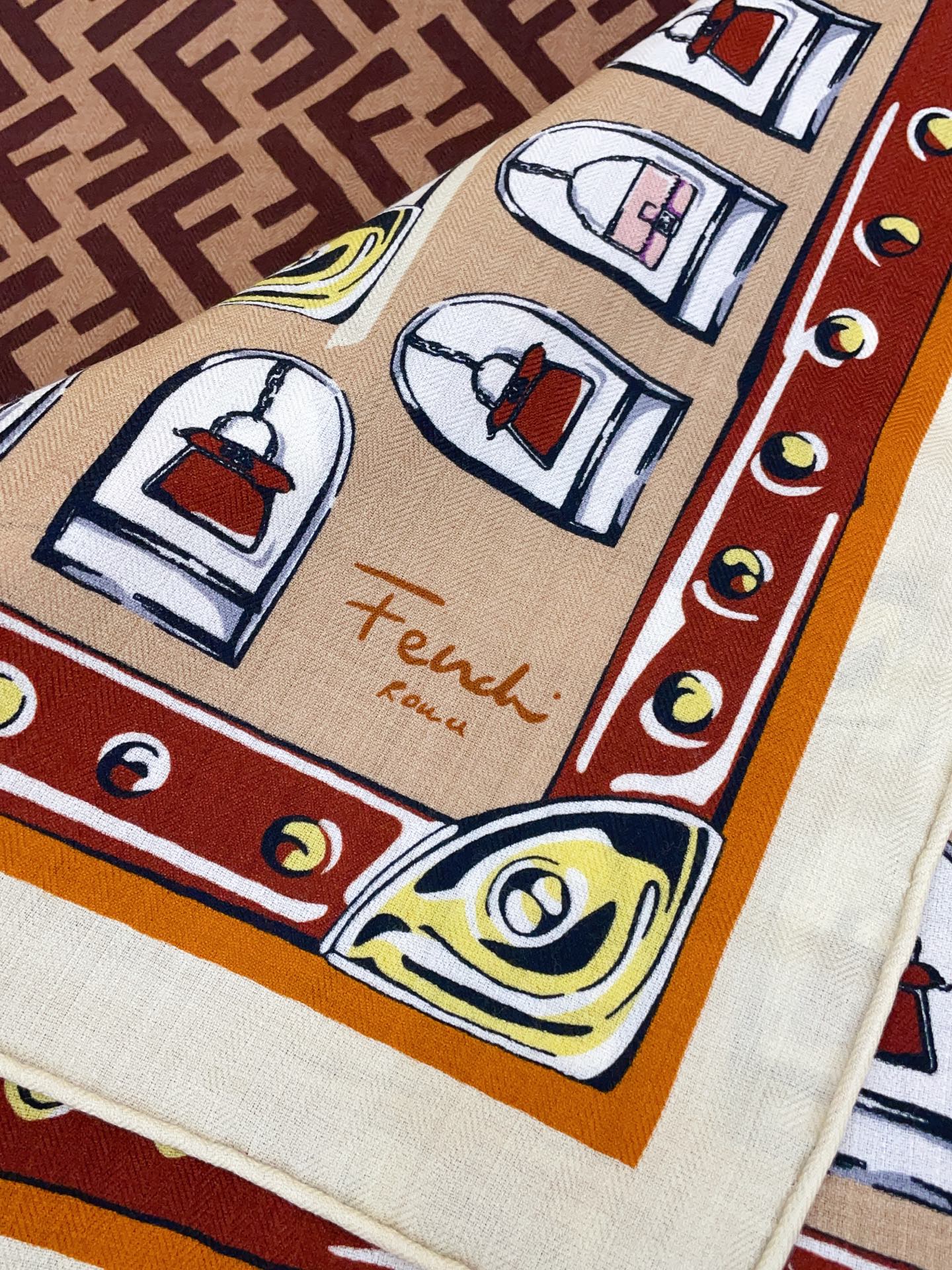 ✨✨【双面同色 丝毛款】FENDI 羊绒方巾‼️抢‼️VIP推荐 ‼️👍下手一定要快【高端 大爱 ‼️纯