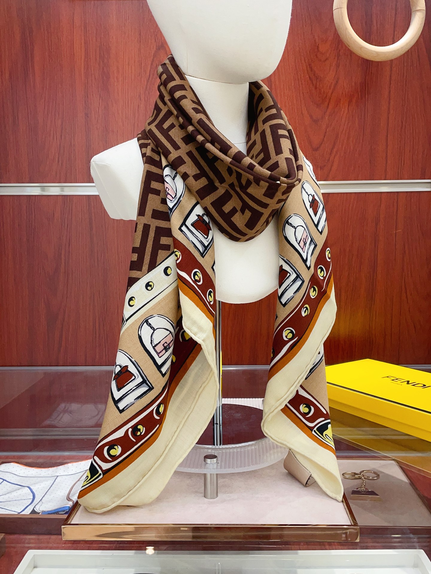 ✨✨【双面同色 丝毛款】FENDI 羊绒方巾‼️抢‼️VIP推荐 ‼️👍下手一定要快【高端 大爱 ‼️纯