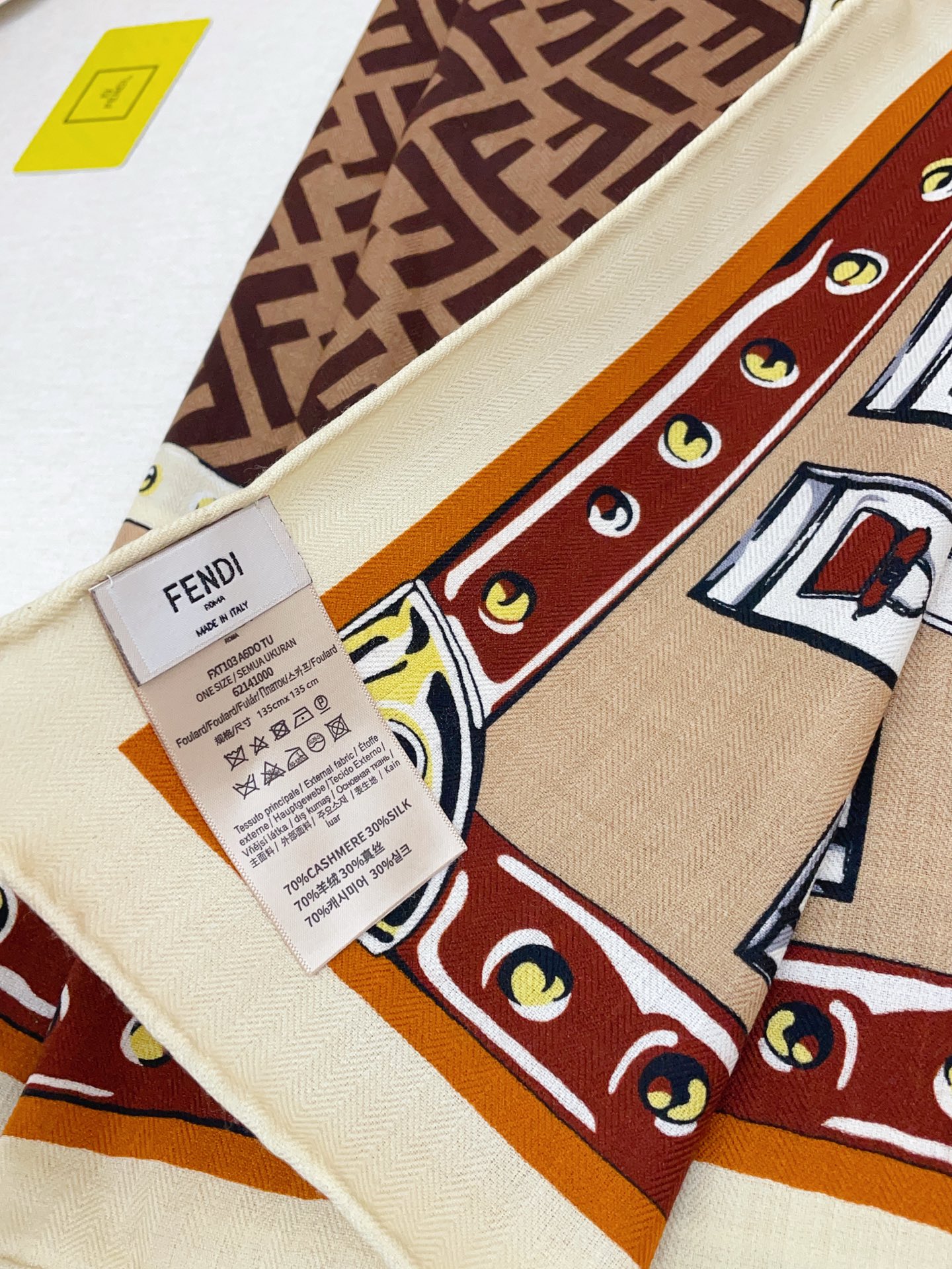 ✨✨【双面同色 丝毛款】FENDI 羊绒方巾‼️抢‼️VIP推荐 ‼️👍下手一定要快【高端 大爱 ‼️纯