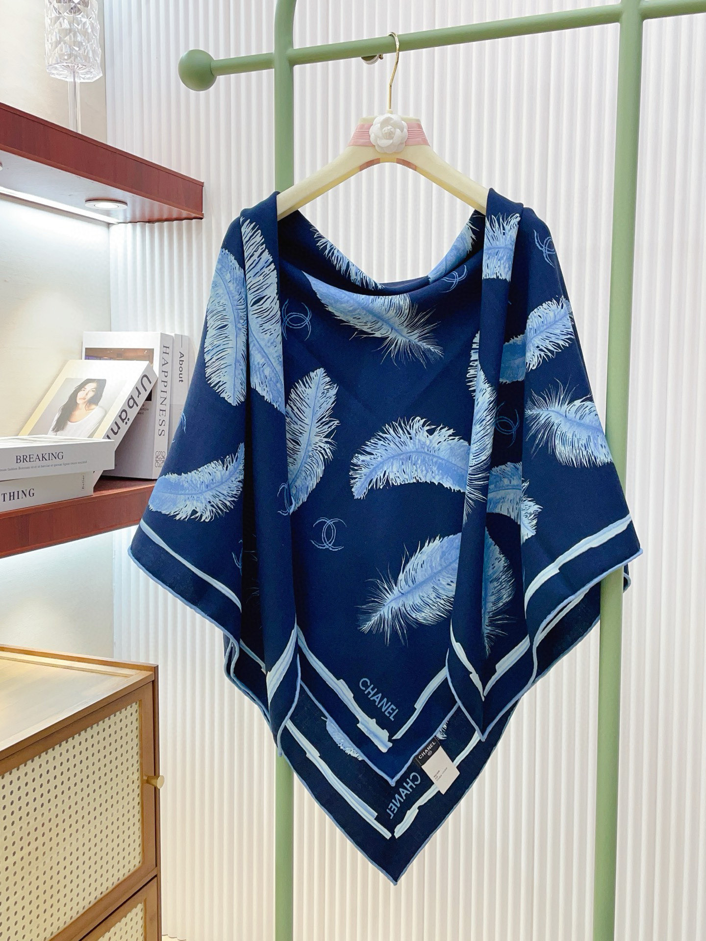 ✨✨【双面同色 丝毛款】小香 羊绒方巾‼️抢‼️VIP推荐 ‼️👍下手一定要快【高端 大爱 ‼️纯羊绒 