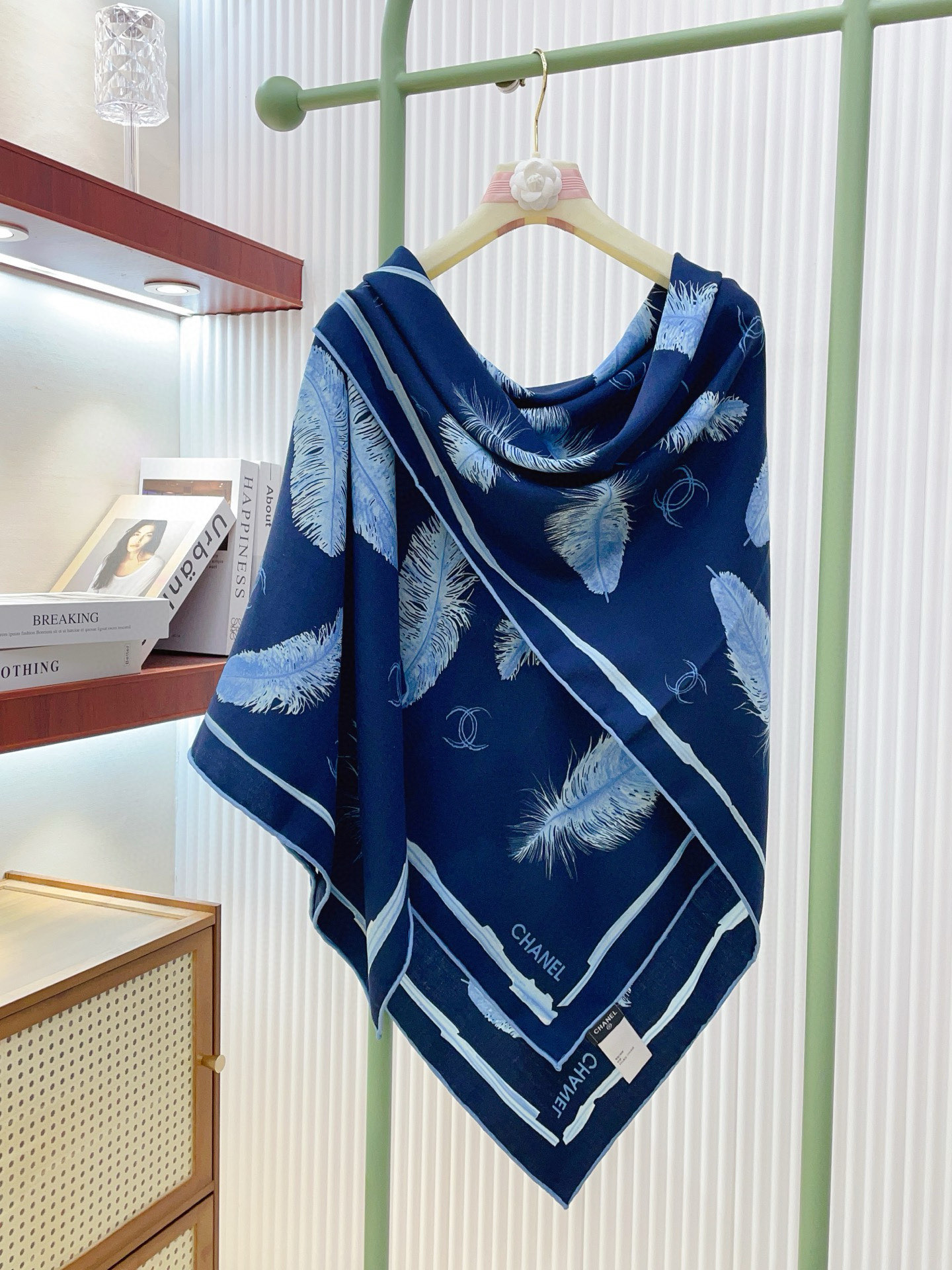 ✨✨【双面同色 丝毛款】小香 羊绒方巾‼️抢‼️VIP推荐 ‼️👍下手一定要快【高端 大爱 ‼️纯羊绒 