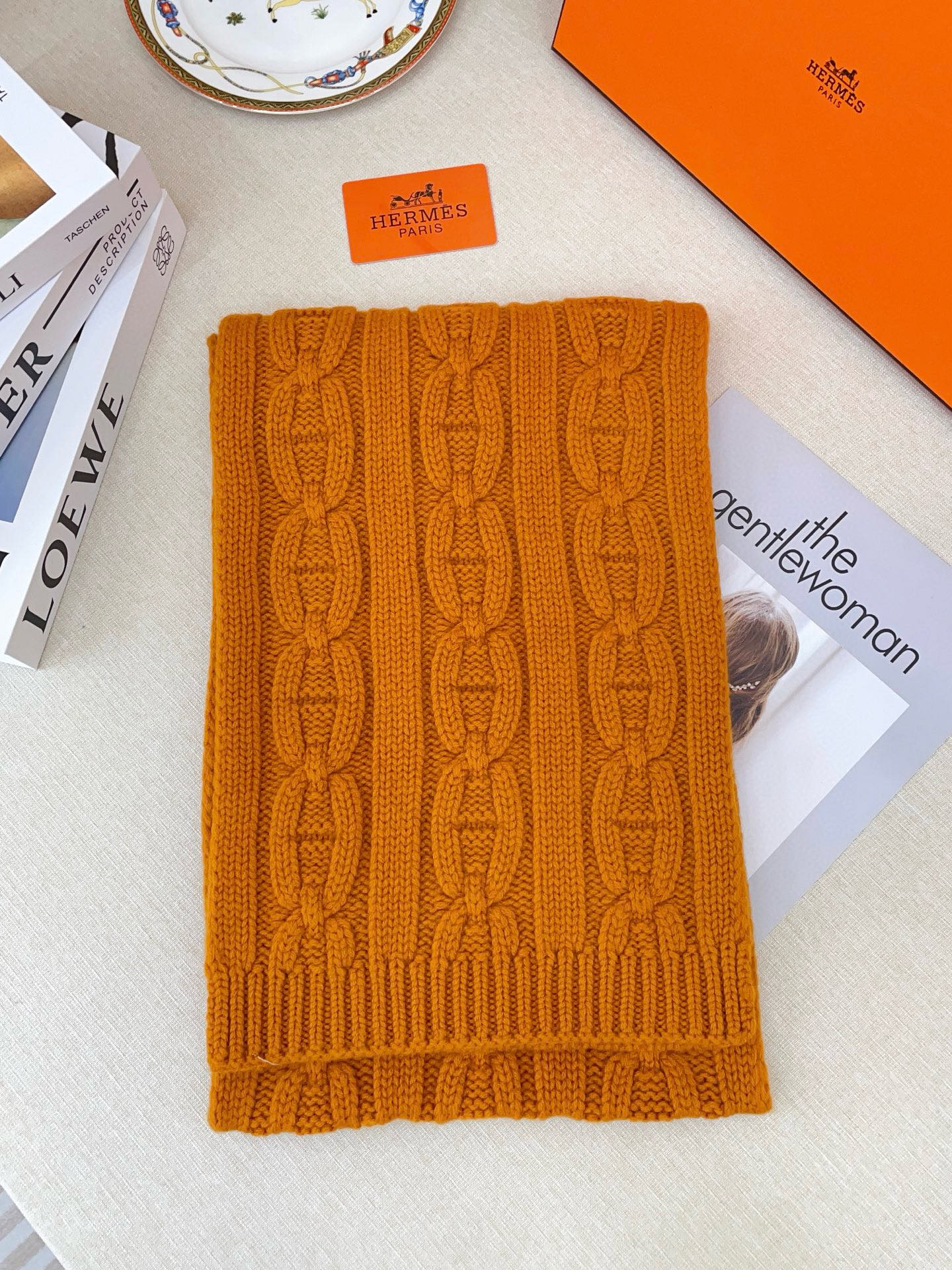 ✨✨H家手工编织情侣💑围巾！低调高级秋冬品味！！】H新款特殊肌理手工编织纹羊绒围巾！！年轻，时髦，自信，