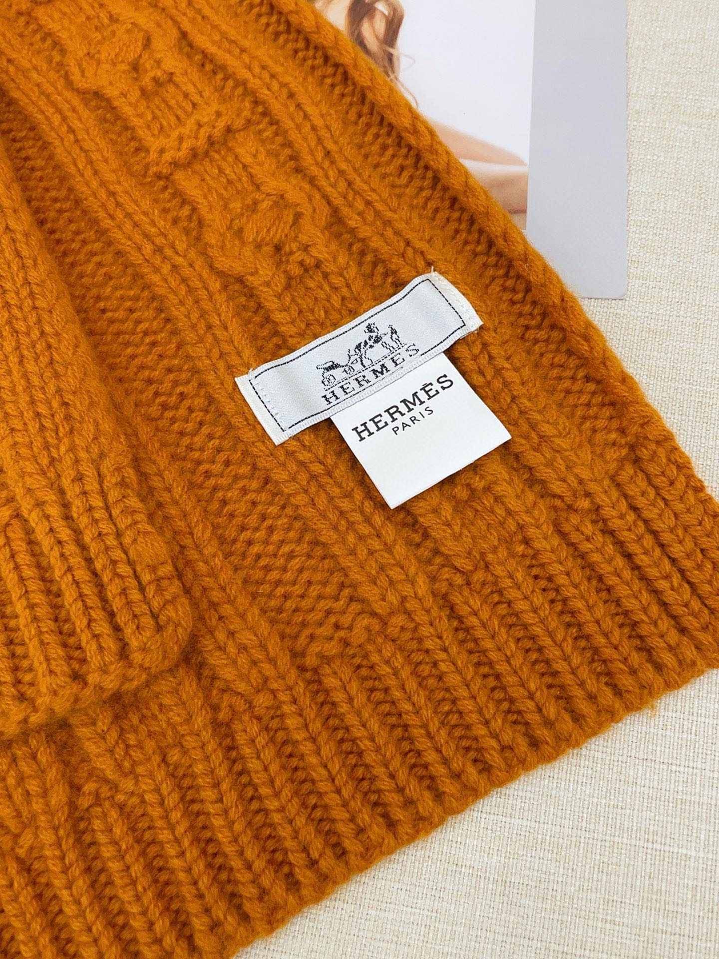 ✨✨H家手工编织情侣💑围巾！低调高级秋冬品味！！】H新款特殊肌理手工编织纹羊绒围巾！！年轻，时髦，自信，