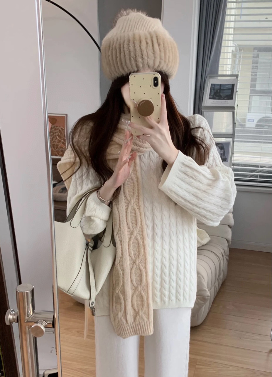 ✨✨H家手工编织情侣💑围巾！低调高级秋冬品味！！】H新款特殊肌理手工编织纹羊绒围巾！！年轻，时髦，自信，