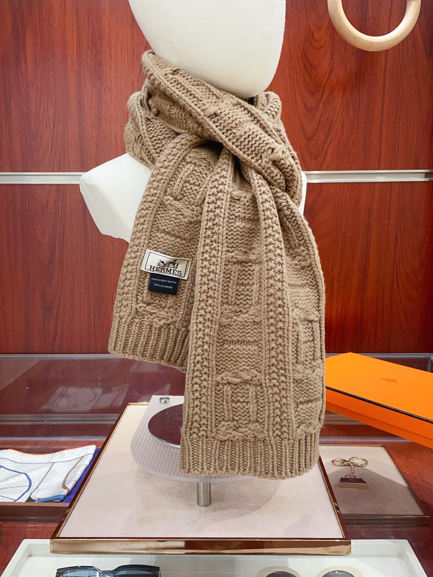 ✨✨H家手工编织情侣💑围巾！低调高级秋冬品味！！】H新款特殊肌理手工编织纹羊绒围巾！！年轻，时髦，自信，