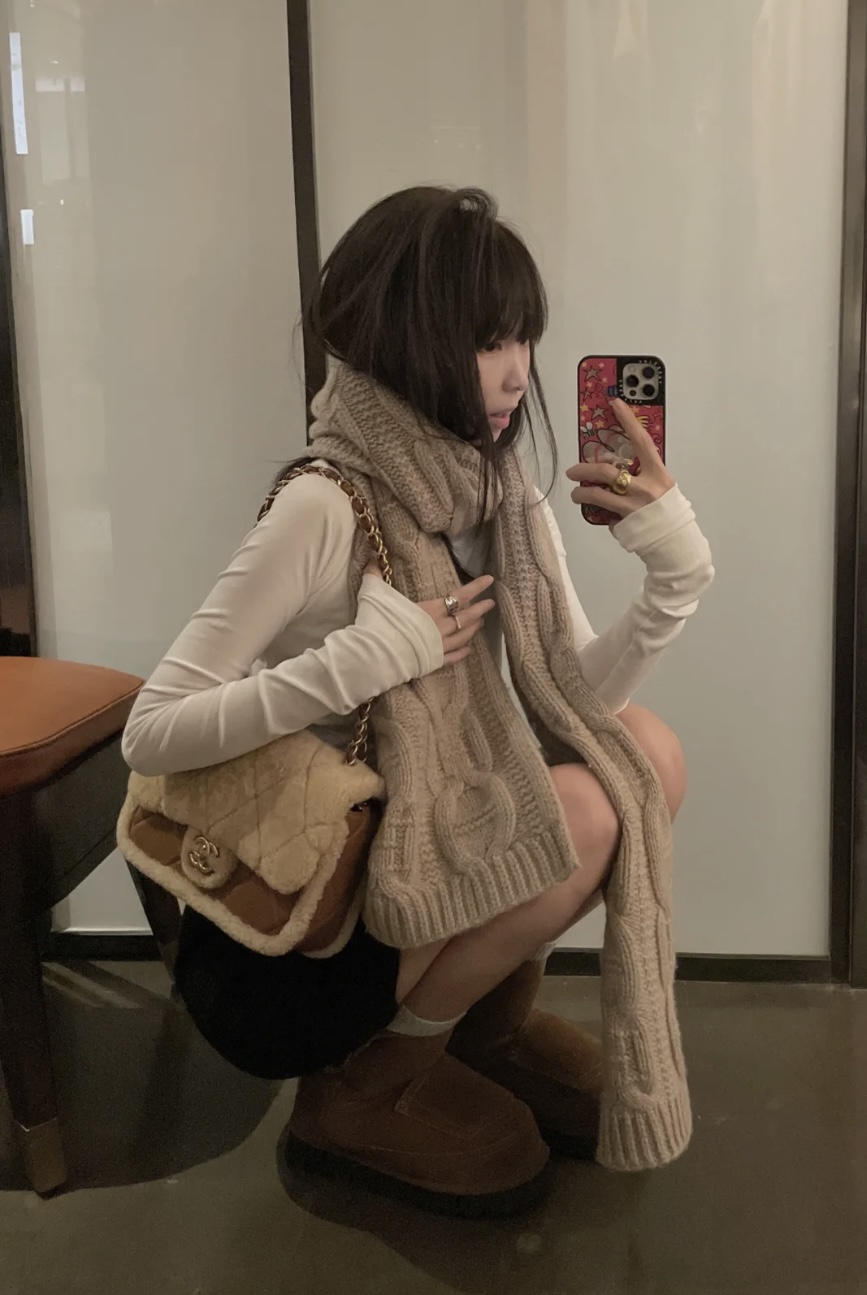 ✨✨H家手工编织情侣💑围巾！低调高级秋冬品味！！】H新款特殊肌理手工编织纹羊绒围巾！！年轻，时髦，自信，