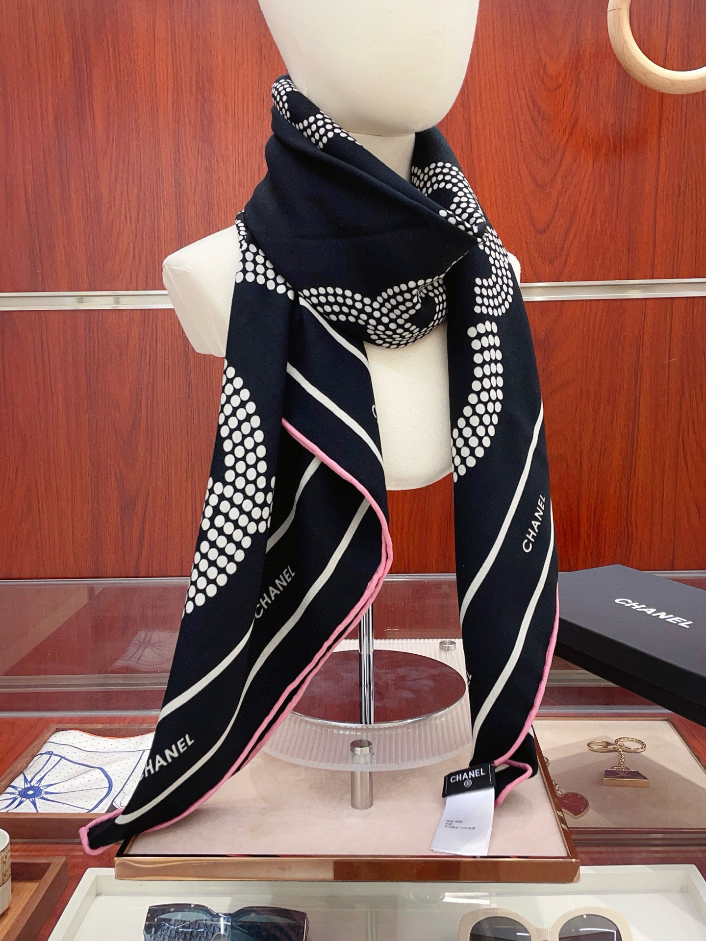 ✨✨【双面同色 丝毛款】小香 羊绒方巾‼️抢‼️VIP推荐 ‼️👍下手一定要快【高端 大爱 ‼️纯羊绒 