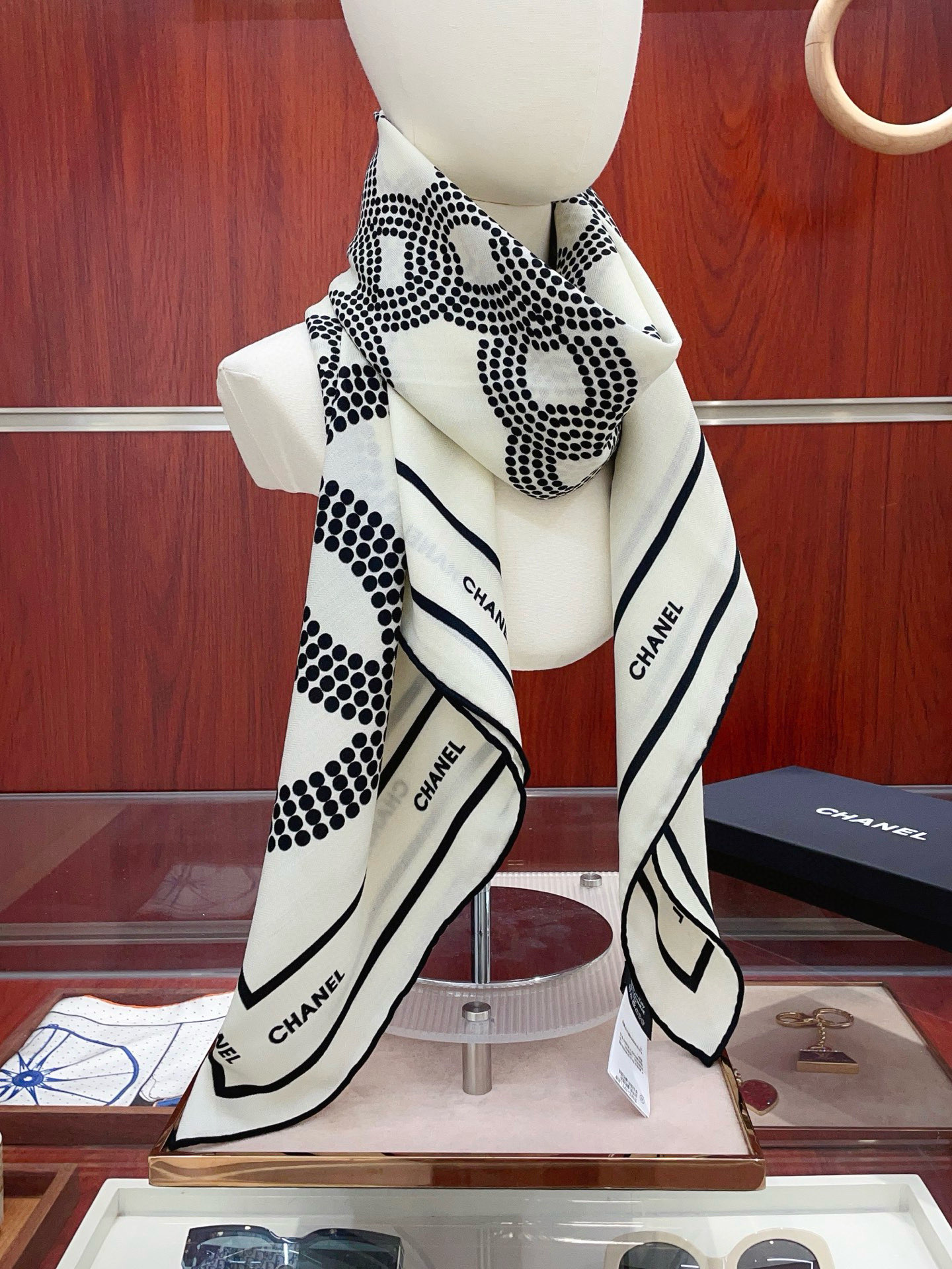 ✨✨【双面同色 丝毛款】小香 羊绒方巾‼️抢‼️VIP推荐 ‼️👍下手一定要快【高端 大爱 ‼️纯羊绒 