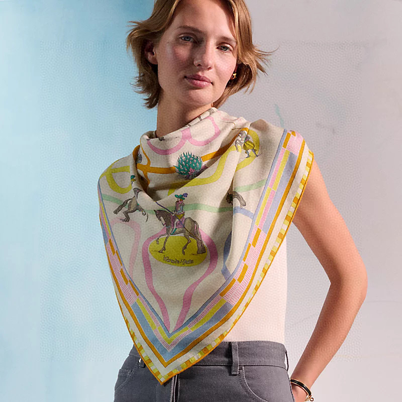 ✨✨【加厚丝毛款 双面同色】上新💏顶级H家专柜最新款【回转布与蛇型前进 大三角巾】多功能三角巾 🎀🎀，色