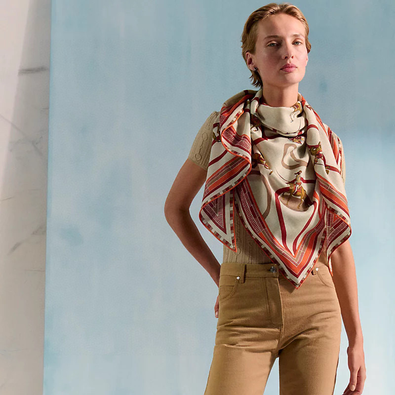 ✨✨【加厚丝毛款 双面同色】上新💏顶级H家专柜最新款【回转布与蛇型前进 大三角巾】多功能三角巾 🎀🎀，色