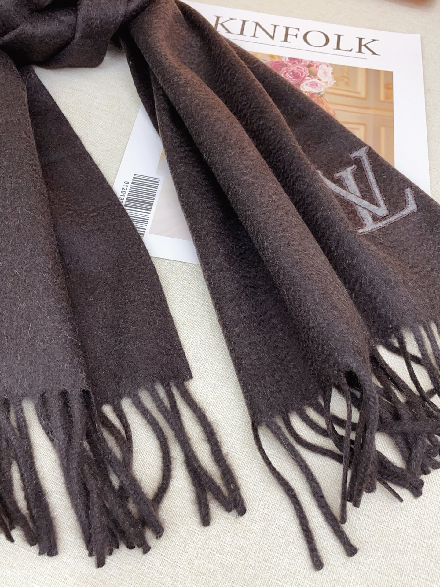 ✨✨【羊绒款】驴家🫏专柜同步【羊绒长巾刺绣🪡】经典设计完美，刺绣的驴家标志，强烈推荐手慢无‼️价格真心好