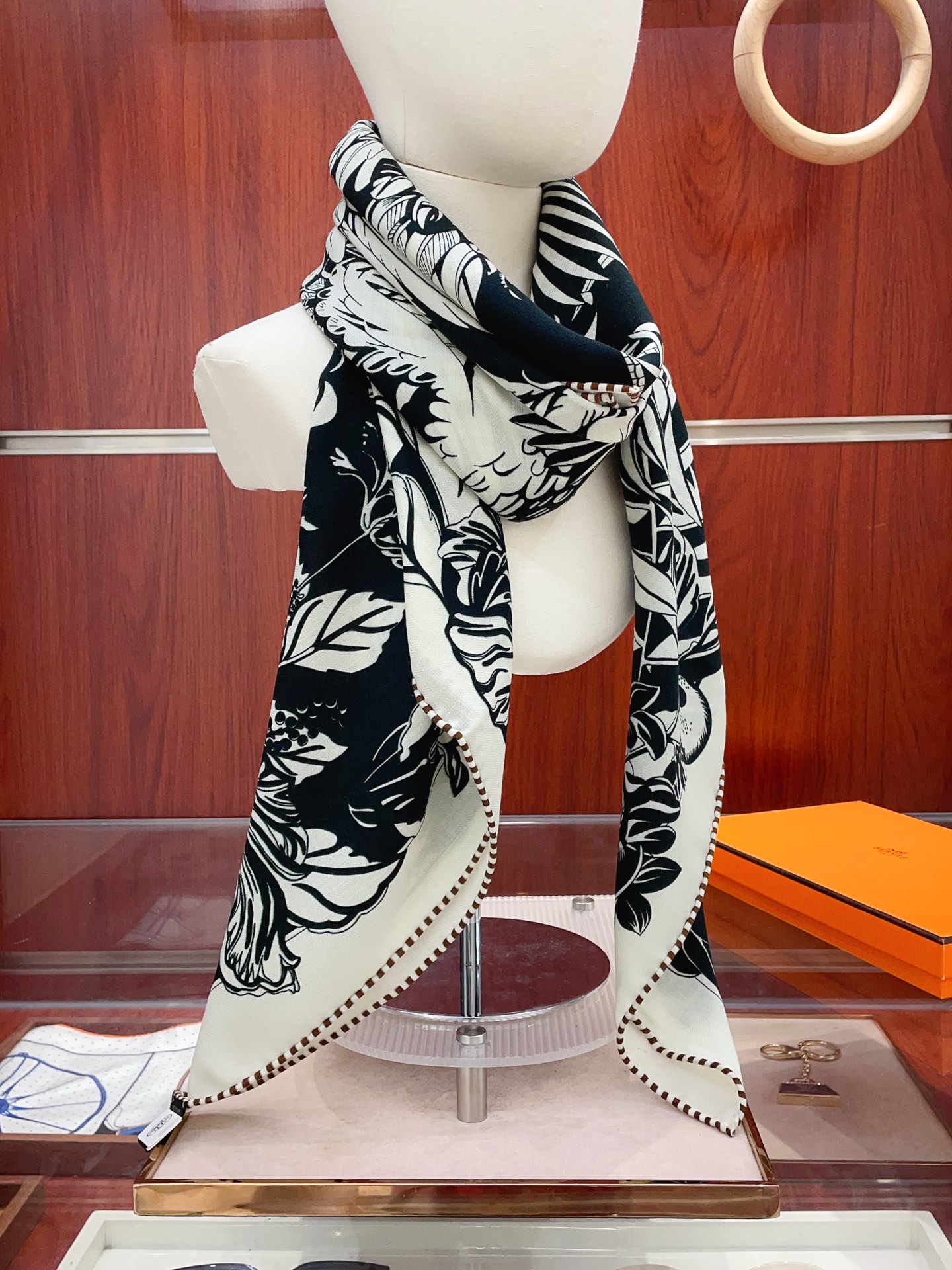 ✨✨【双面异色 丝毛款】H家羊绒新款 买了都说好看‼️推荐💕【红鹤派队 140】羊绒方巾‼️H家ZG爆款