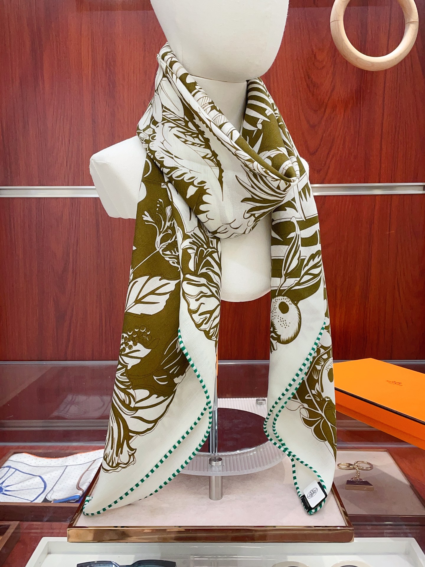 ✨✨【双面异色 丝毛款】H家羊绒新款 买了都说好看‼️推荐💕【红鹤派队 140】羊绒方巾‼️H家ZG爆款