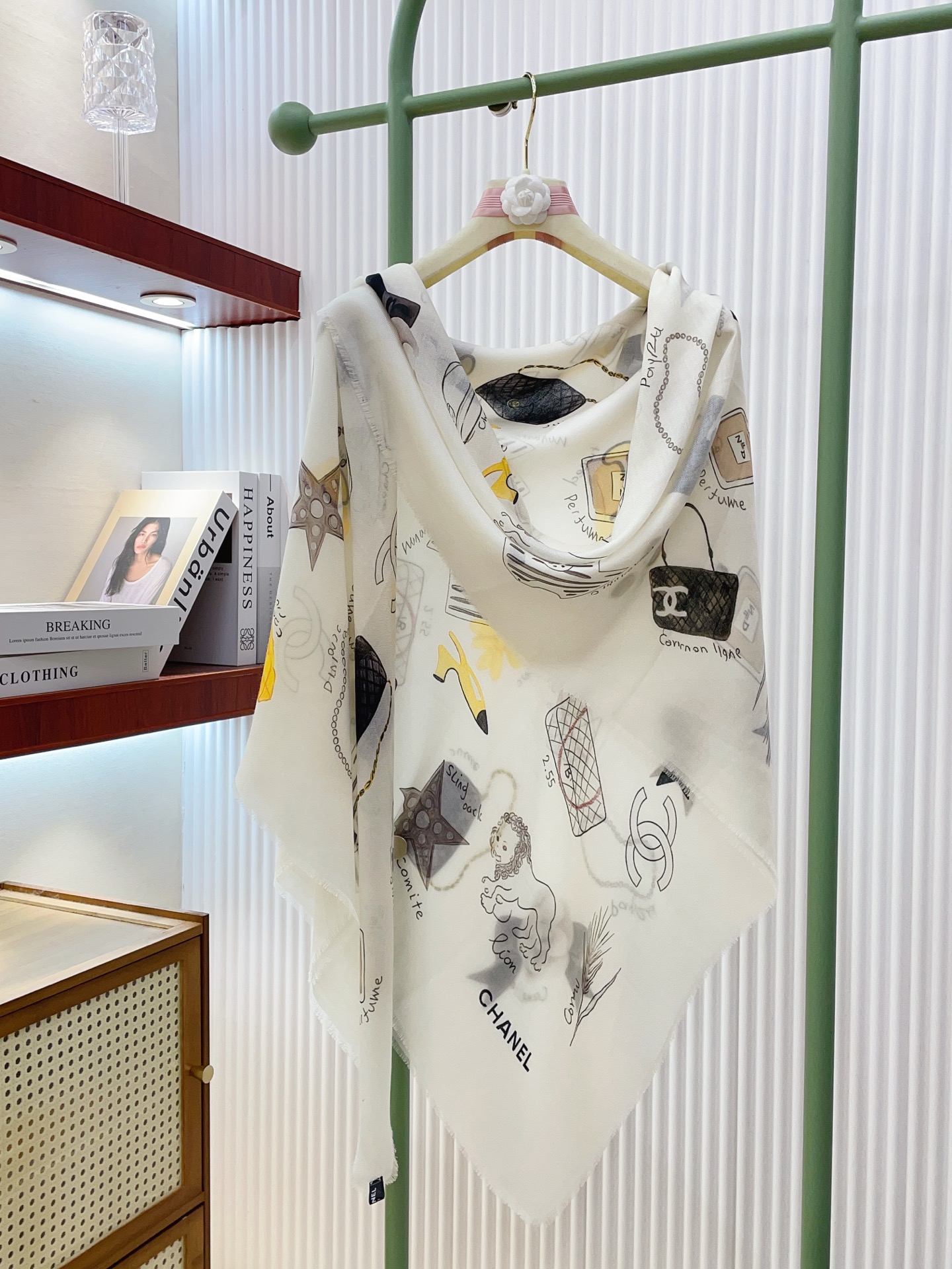 ✨✨【双面同色 羊绒款】小香 羊绒方巾‼️抢‼️VIP推荐 ‼️👍下手一定要快【高端 大爱 ‼️纯羊绒 