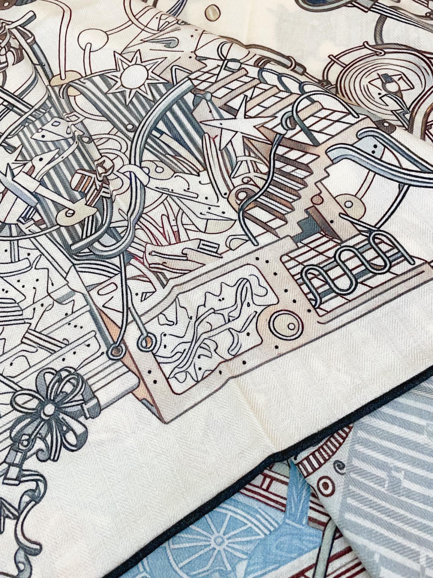 ✨✨【双面同色 丝毛款】H家羊绒新款 买了都说好看‼️推荐💕【爱马仕世界】羊绒方巾‼️H家ZG爆款🎁💟立