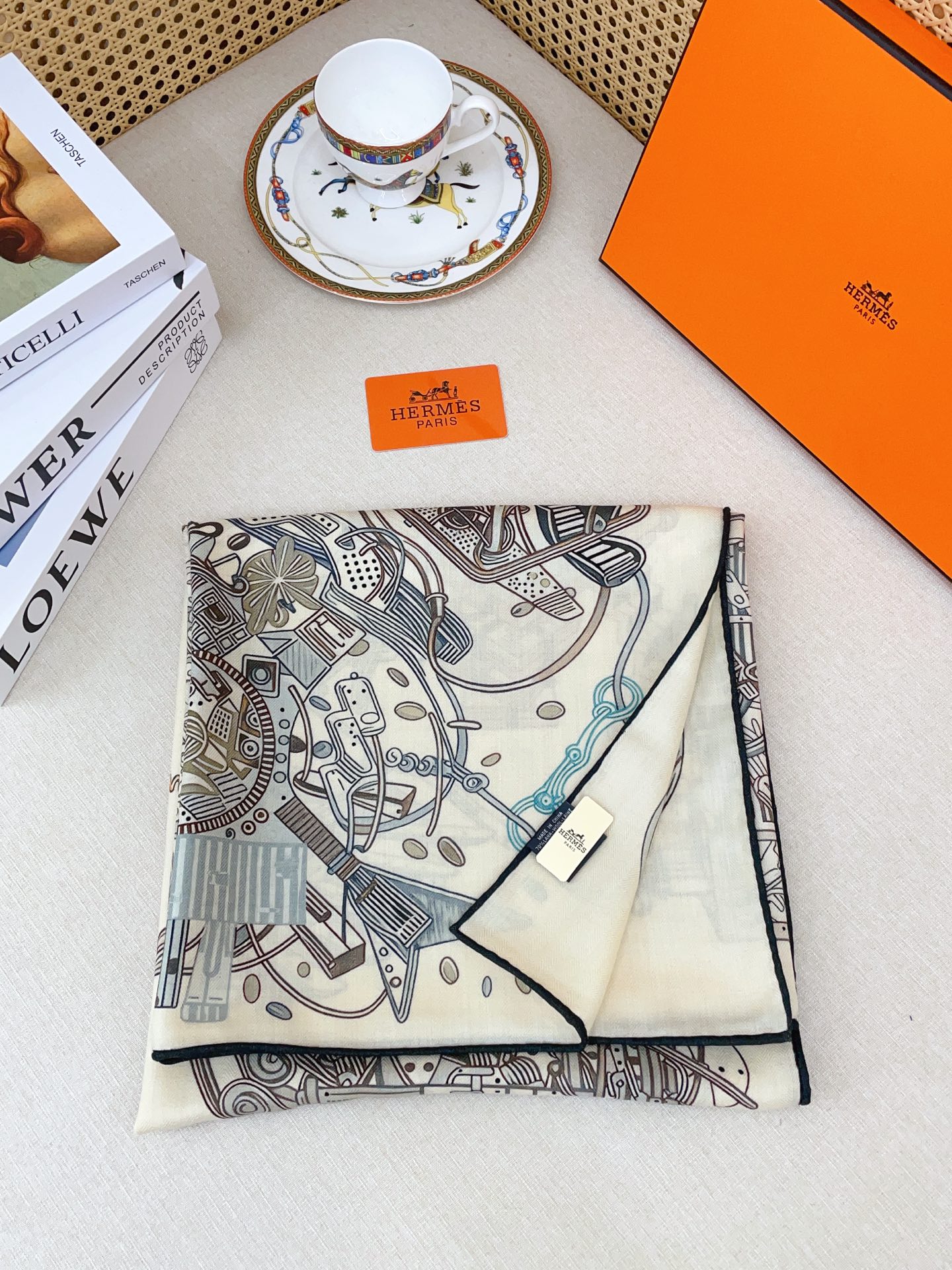 ✨✨【双面同色 丝毛款】H家羊绒新款 买了都说好看‼️推荐💕【爱马仕世界】羊绒方巾‼️H家ZG爆款🎁💟立