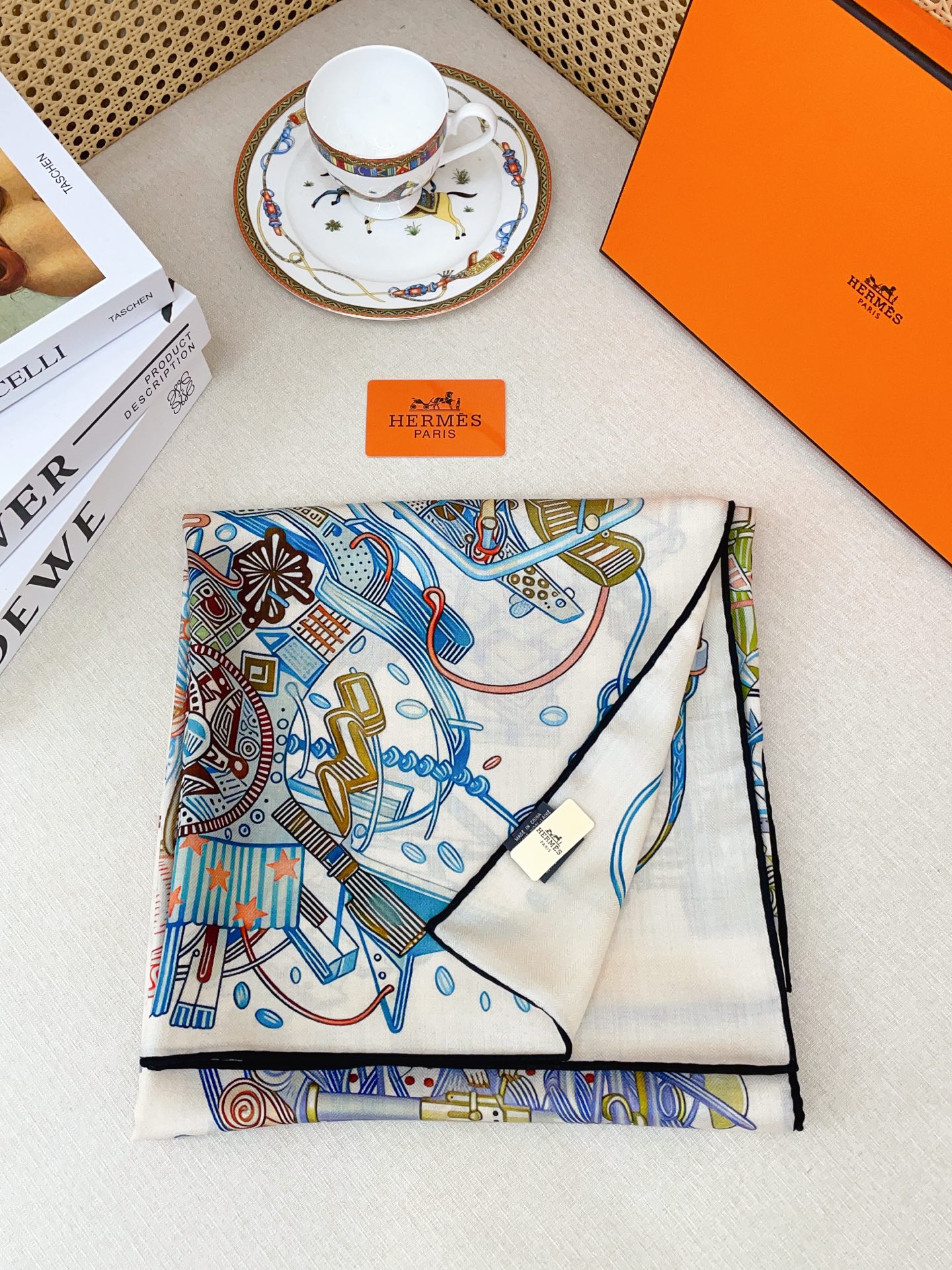 ✨✨【双面同色 丝毛款】H家羊绒新款 买了都说好看‼️推荐💕【爱马仕世界】羊绒方巾‼️H家ZG爆款🎁💟立