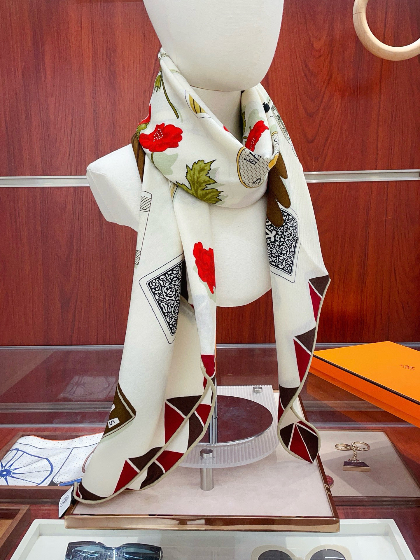 NO:587279,[Double-sided same color silk wool style] H family cashmere new style. Everyone who bought it says it looks good. Recommended [Glove Time 140] Cashmere square scarf H family ZG hot model with three-dimensional presentation of pattern and texture. Extremely high quality. Special process. High-end research and development. Stunning. Special cutting-edge process. Favored by Bai Fumei. Whether it is quality, style or price, they scream for big brand control. Super high cost performance.  Definitely worth buying, size 140cm*140cm, 70 cashmere silk high version scarf, high version scarf, real silk, gloves19860909【双面同色 丝毛款】H家羊绒新款 买了都说好看推荐【手套时光 140】羊绒方巾H家ZG爆款立体呈现图案纹路实物档次极高特殊工艺高端研发惊艳问世特殊尖端工艺处理受到白富美的喜欢 无论是品质 款式 价格都令大牌控的她们尖叫 超高性价比 绝对值得入手尺寸140cm*140cm,70羊绒真丝高版本围巾,高版本围巾,real silk,gloves,scarf