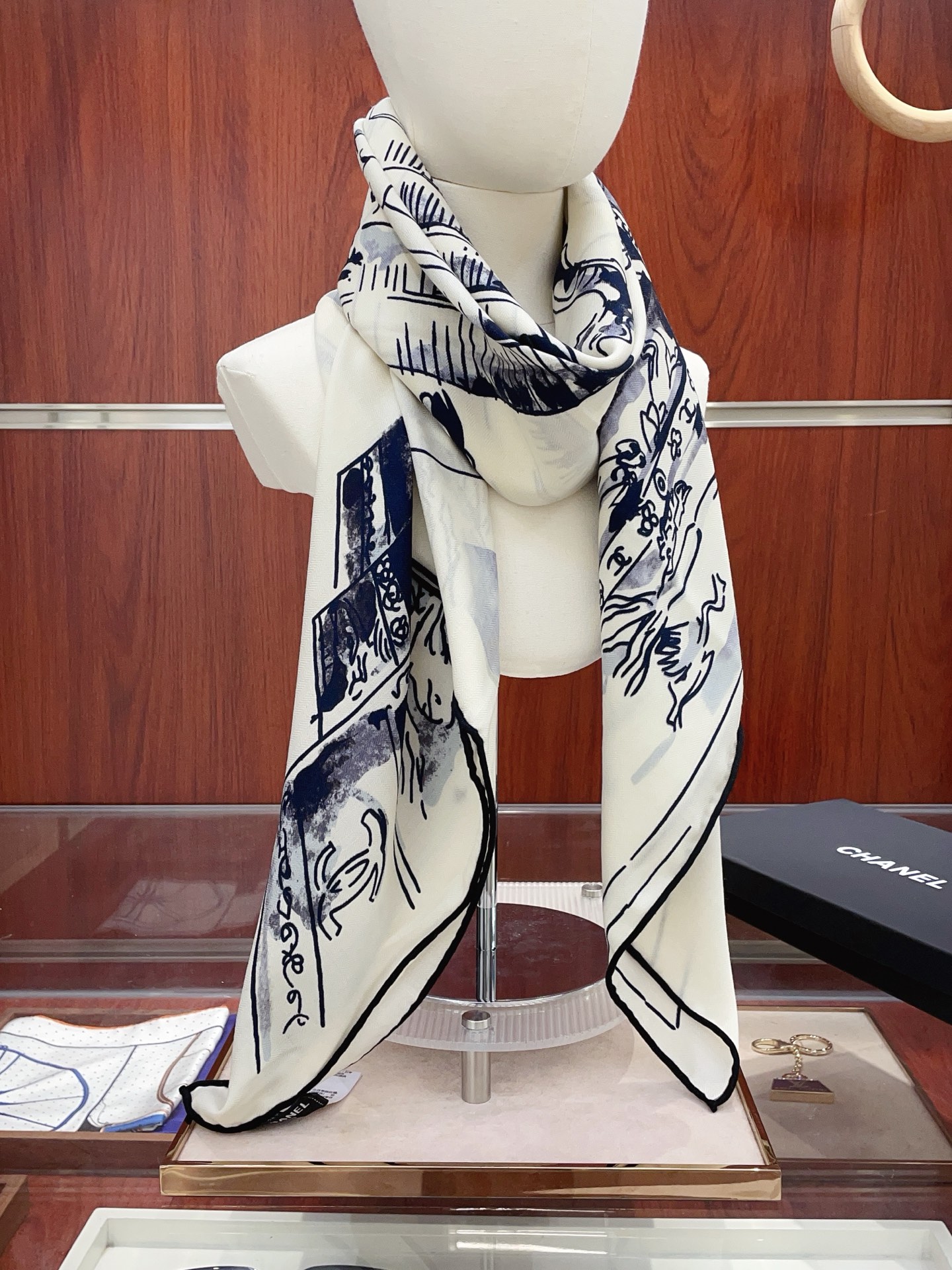 NO:642641,[Double-sided same color, silk wool style] Xiaoxiang cashmere square scarf grab VIP recommendation, be sure to buy it quickly [high-end love pure cashmere, baby touch is comfortable, it is a woman's stunner, very few goods can be used in all seasons, it is really beautiful and makes people very, very excited. The upper body effect is simply beautiful. The quality is perfect. The whole scarf gives a big-name aura and is very delicate and beautiful at the same time. It is definitely a new style worth buying. Once you get the real thing, you will be glad that you are a woman's perfect product.  It is worth appreciating the perfect temperament and taste. Ditails are preferred by VIPs. Upper size 140*140cm.70 cashmere silk high version scarf, high version scarf, real silk19860909【双面同色 丝毛款】小香 羊绒方巾抢VIP推荐 下手一定要快【高端 大爱 纯羊绒 婴儿触感舒服到飞女人尤物 货极少 四季都可以用真心美的让人非常非常心动 上身效果简直美翻了 品质非常完美 整个围巾给人大牌气场的同时又非常精致秀丽绝对值得入手的新款 实物一拿到就会庆幸自己是女人的绝美好货 值得品鉴完美气质品味Ditails首选VIP们 上尺寸140*140cm.70羊绒真丝高版本围巾,高版本围巾,real silk,scarf