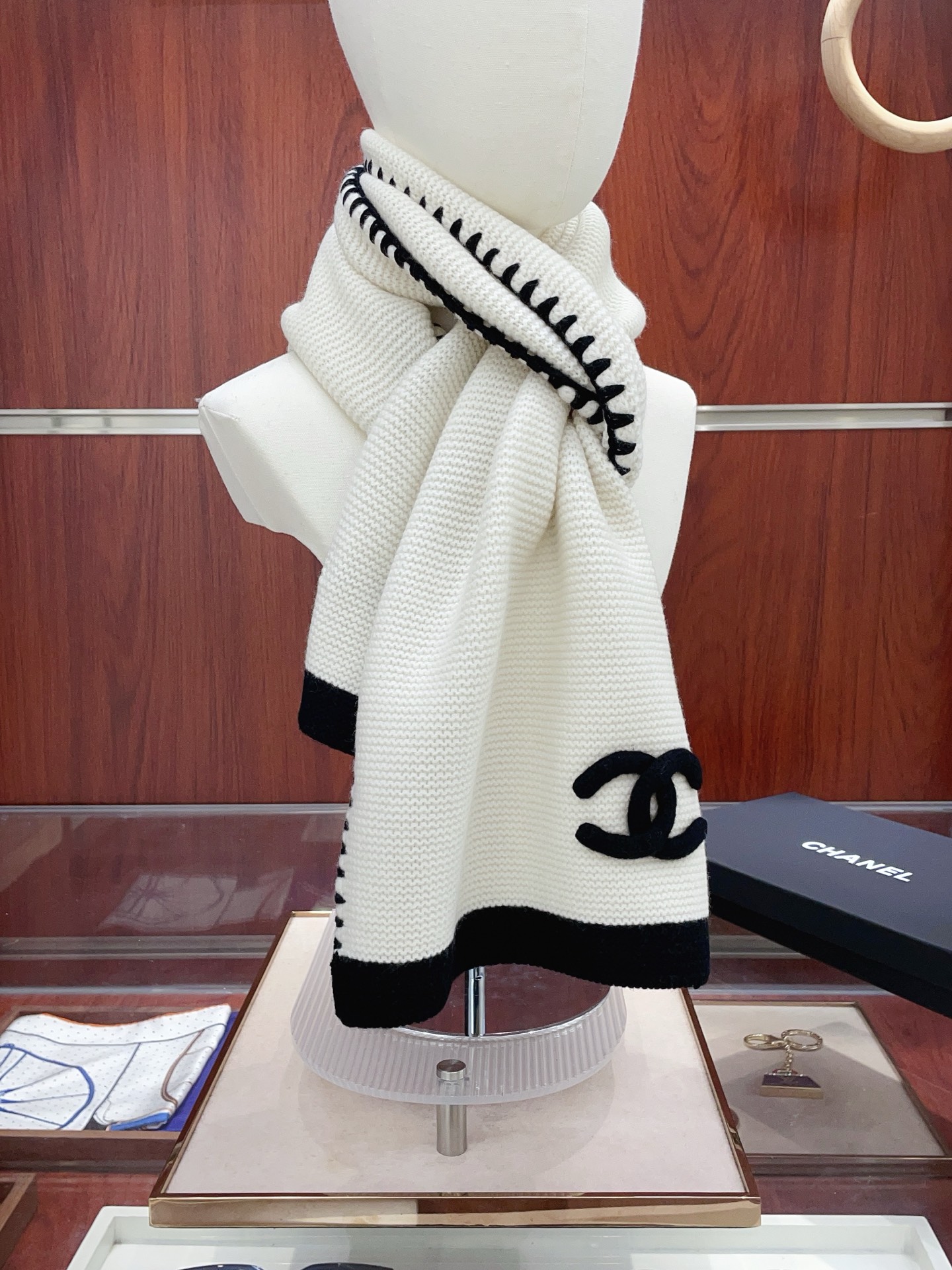 ✨✨【高品质 立体LOGO】新款 CHANEL羊绒毛针织长巾‼️美翻了[流泪]御用殿堂级极品‼️新款在售
