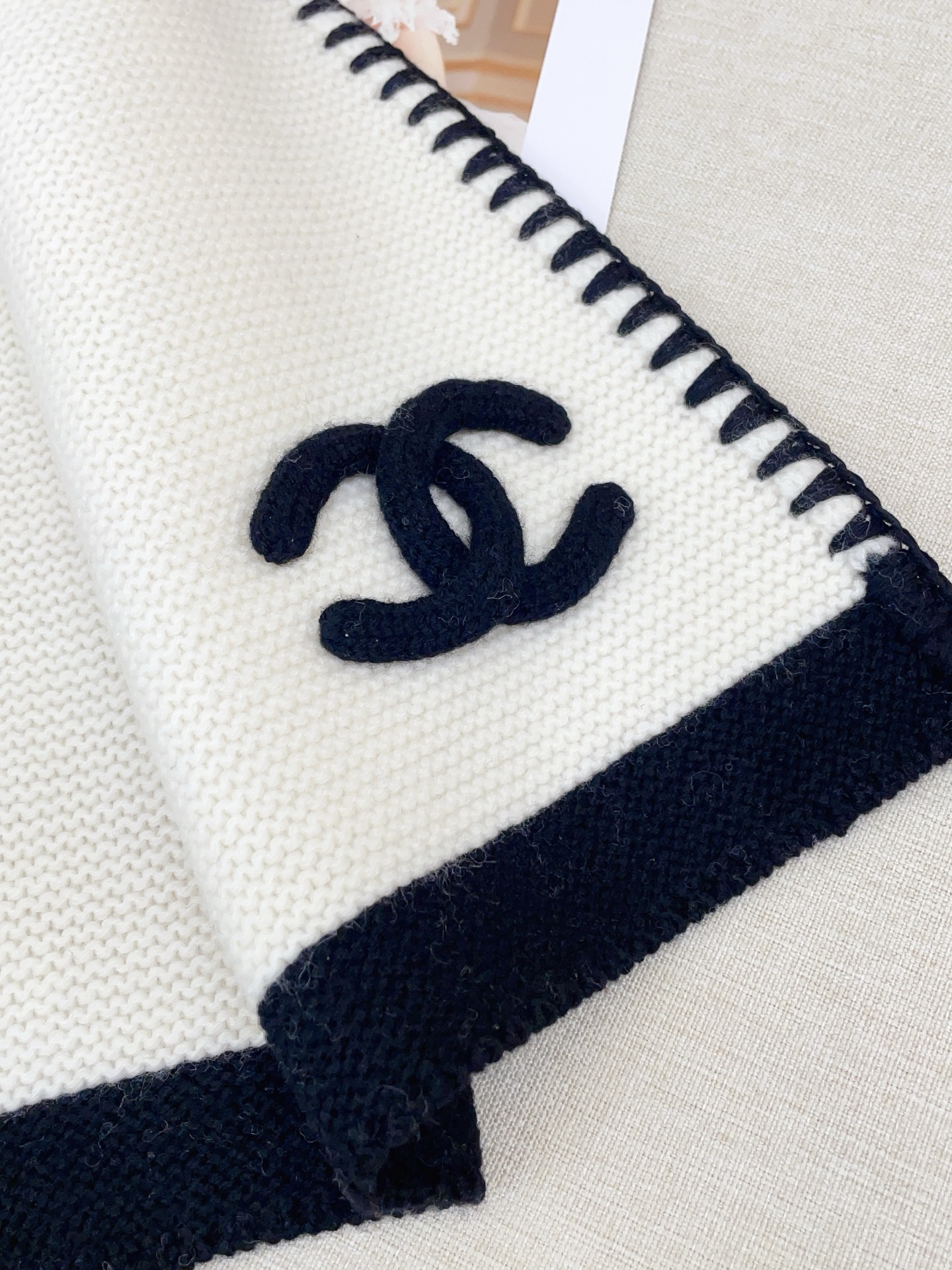 ✨✨【高品质 立体LOGO】新款 CHANEL羊绒毛针织长巾‼️美翻了[流泪]御用殿堂级极品‼️新款在售