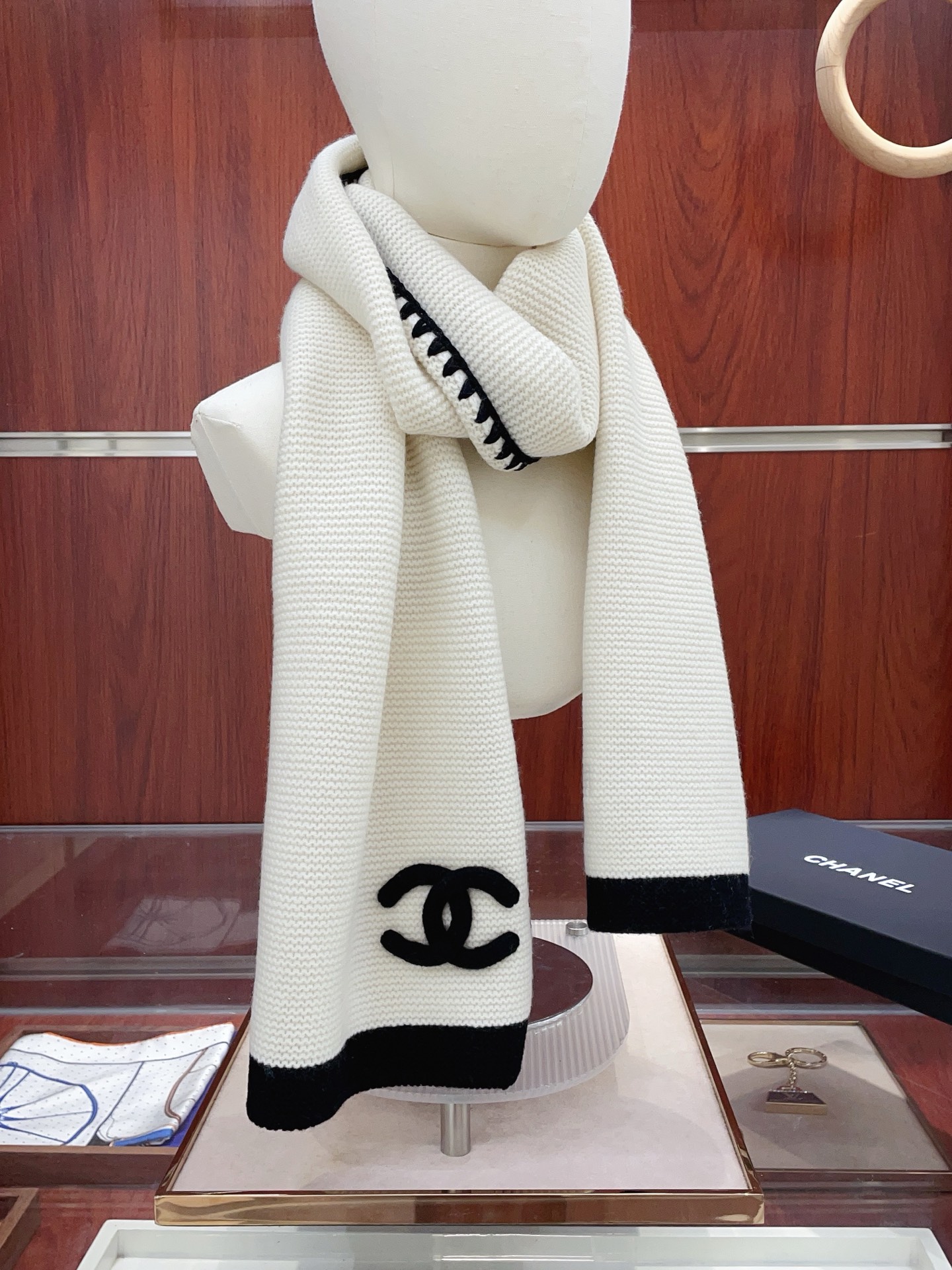✨✨【高品质 立体LOGO】新款 CHANEL羊绒毛针织长巾‼️美翻了[流泪]御用殿堂级极品‼️新款在售