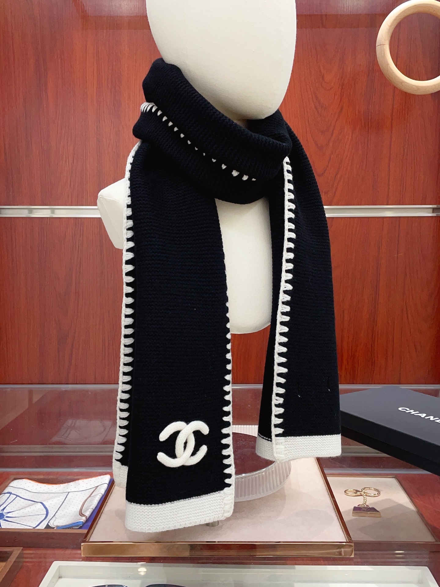 ✨✨【高品质 立体LOGO】新款 CHANEL羊绒毛针织长巾‼️美翻了[流泪]御用殿堂级极品‼️新款在售