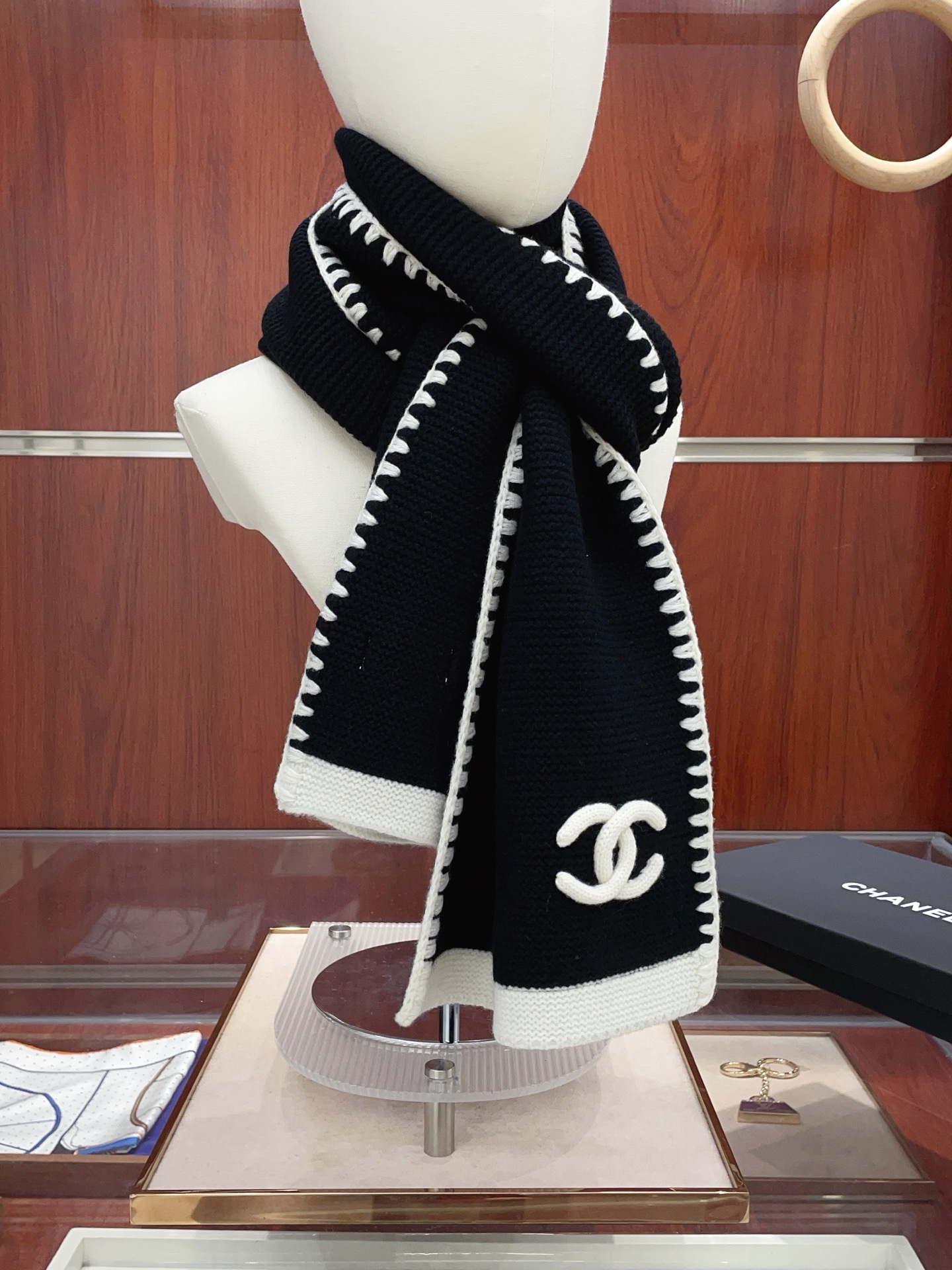 ✨✨【高品质 立体LOGO】新款 CHANEL羊绒毛针织长巾‼️美翻了[流泪]御用殿堂级极品‼️新款在售