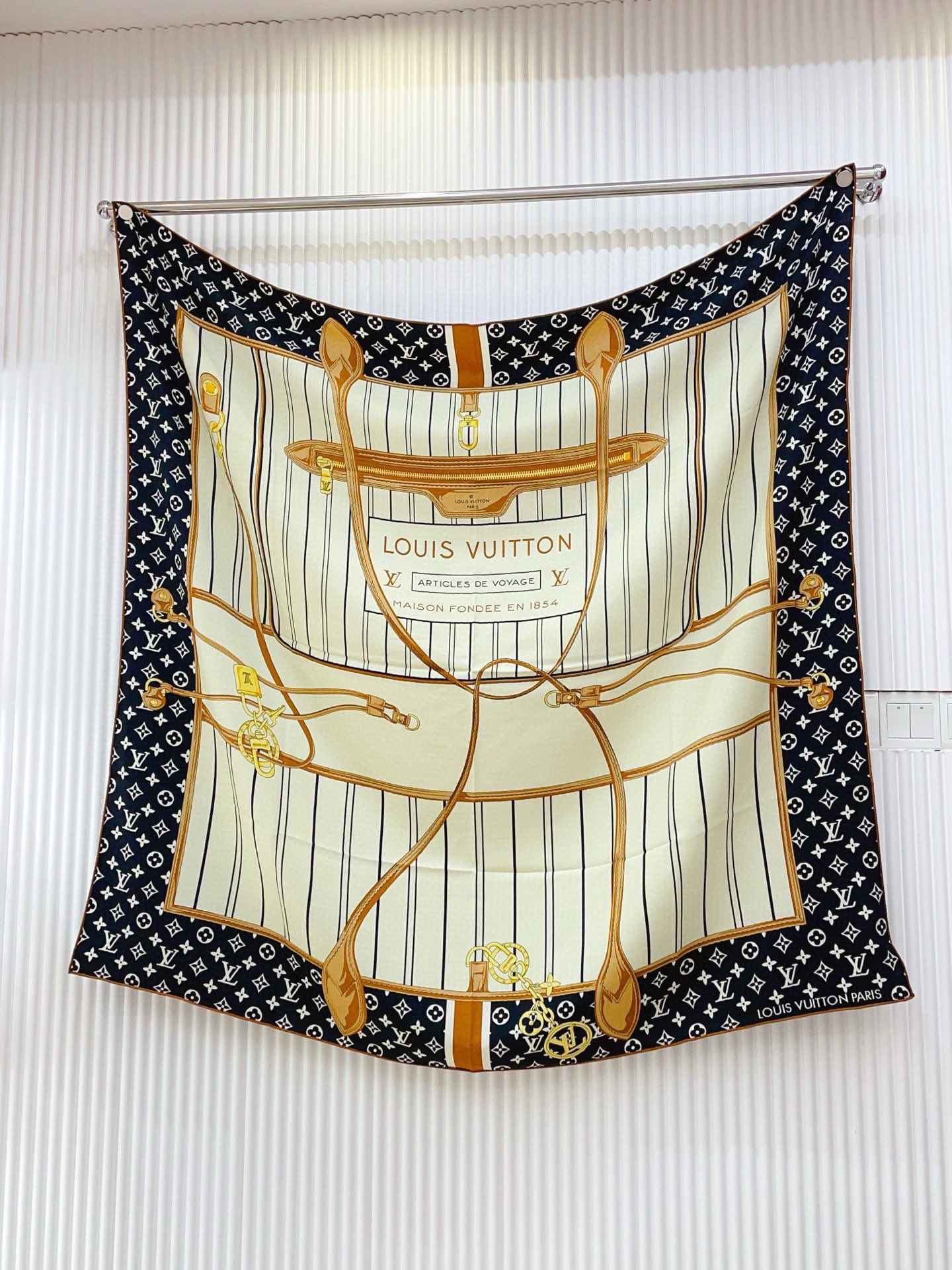 ✨✨【双面同色 丝毛款】L家羊绒新款 买了都说好看‼️推荐💕双面同色羊绒方巾‼️驴家ZG爆款🎁💟立体呈现