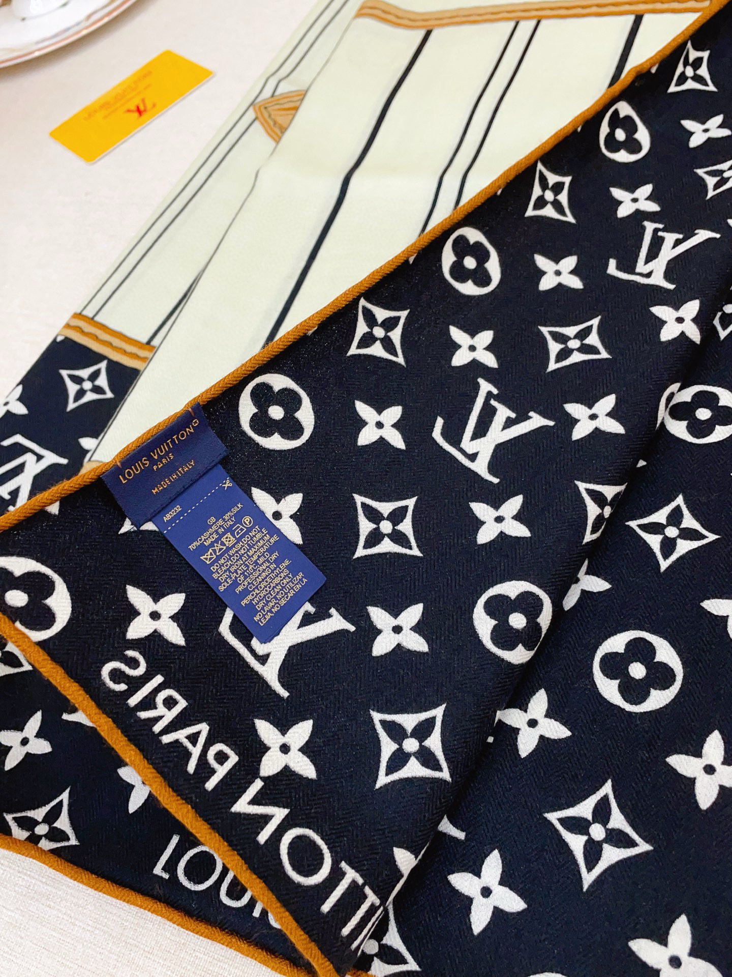 ✨✨【双面同色 丝毛款】L家羊绒新款 买了都说好看‼️推荐💕双面同色羊绒方巾‼️驴家ZG爆款🎁💟立体呈现