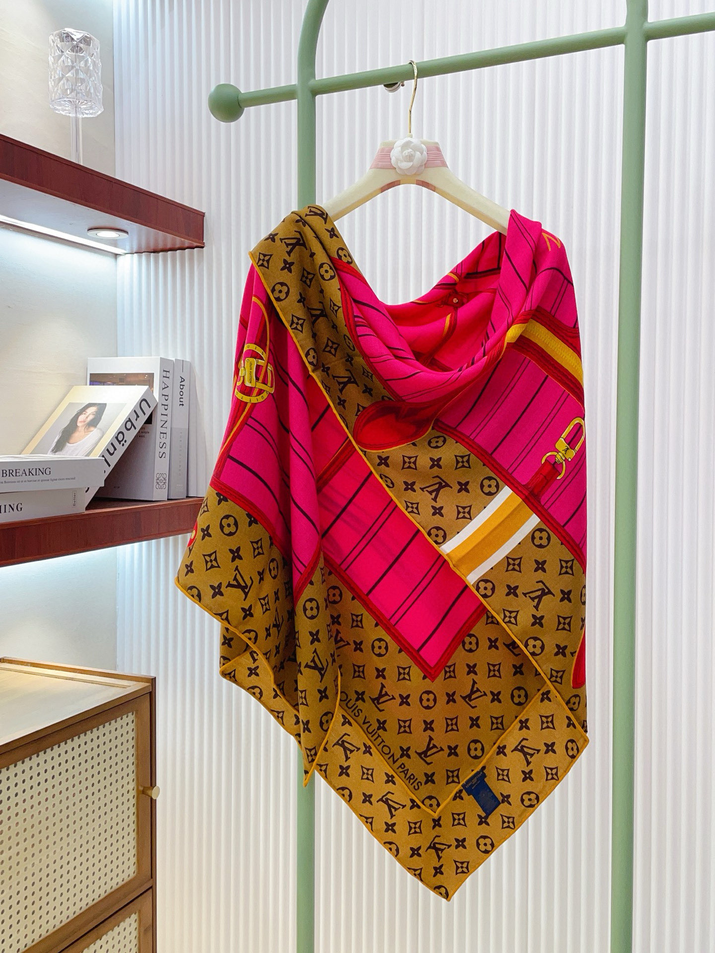 ✨✨【双面同色 丝毛款】L家羊绒新款 买了都说好看‼️推荐💕双面同色羊绒方巾‼️驴家ZG爆款🎁💟立体呈现