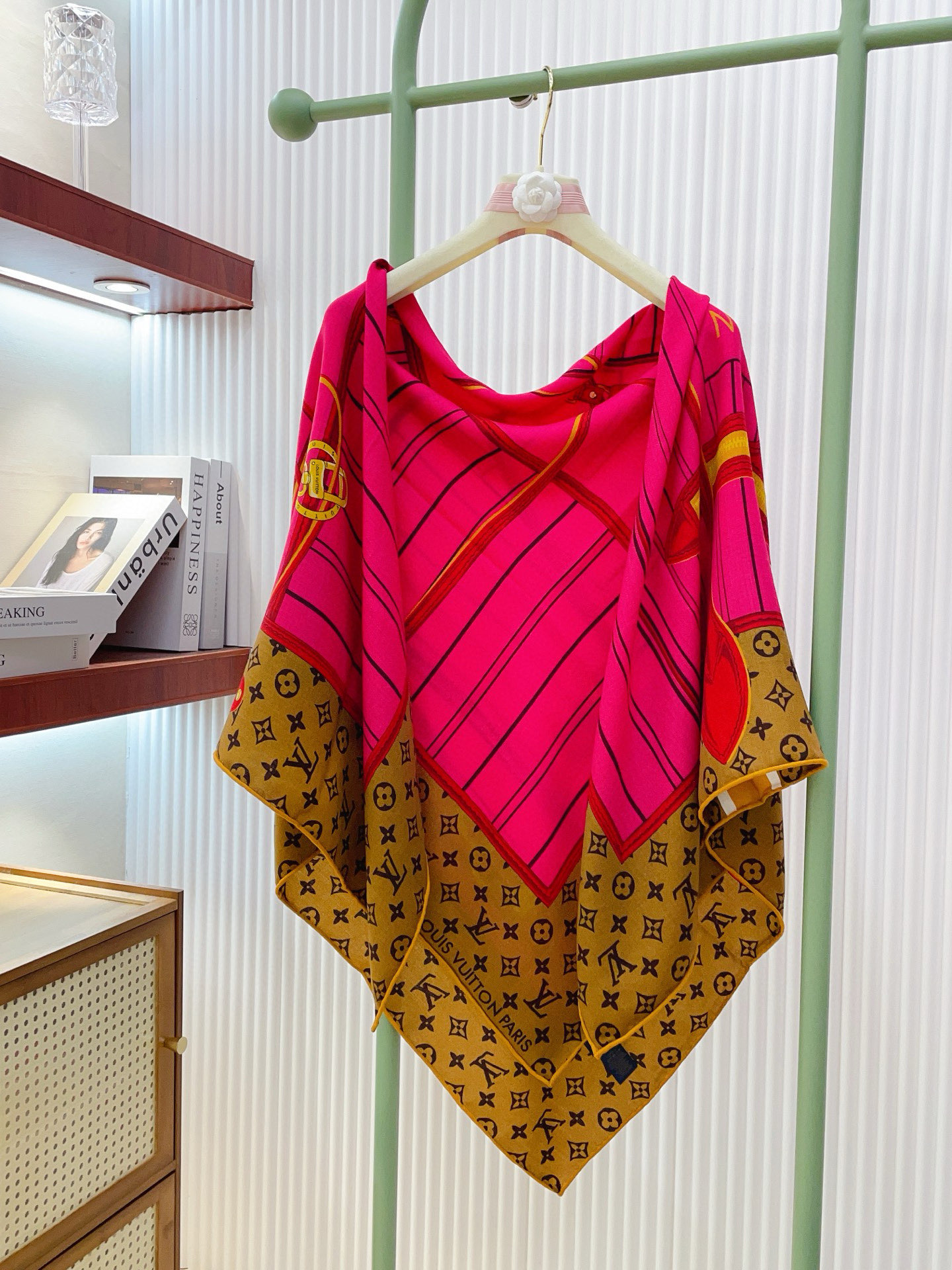 ✨✨【双面同色 丝毛款】L家羊绒新款 买了都说好看‼️推荐💕双面同色羊绒方巾‼️驴家ZG爆款🎁💟立体呈现